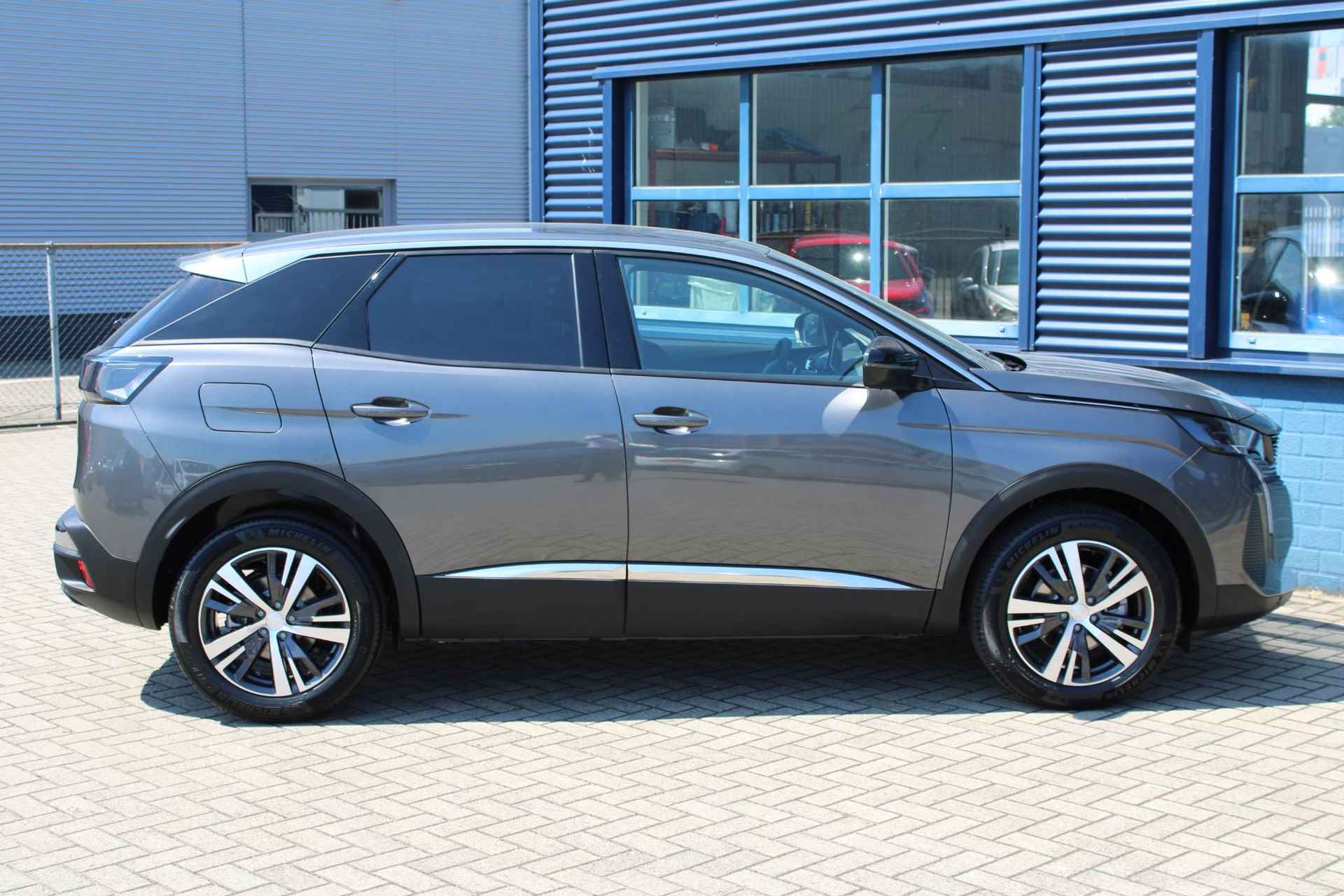 Peugeot 3008 1.2 Hybrid 136 Allure Pack Business Navigatie, stoelverwarming ,achteruitrijcamera, parkeersensoren voor en achter ,climate controle - 16/33