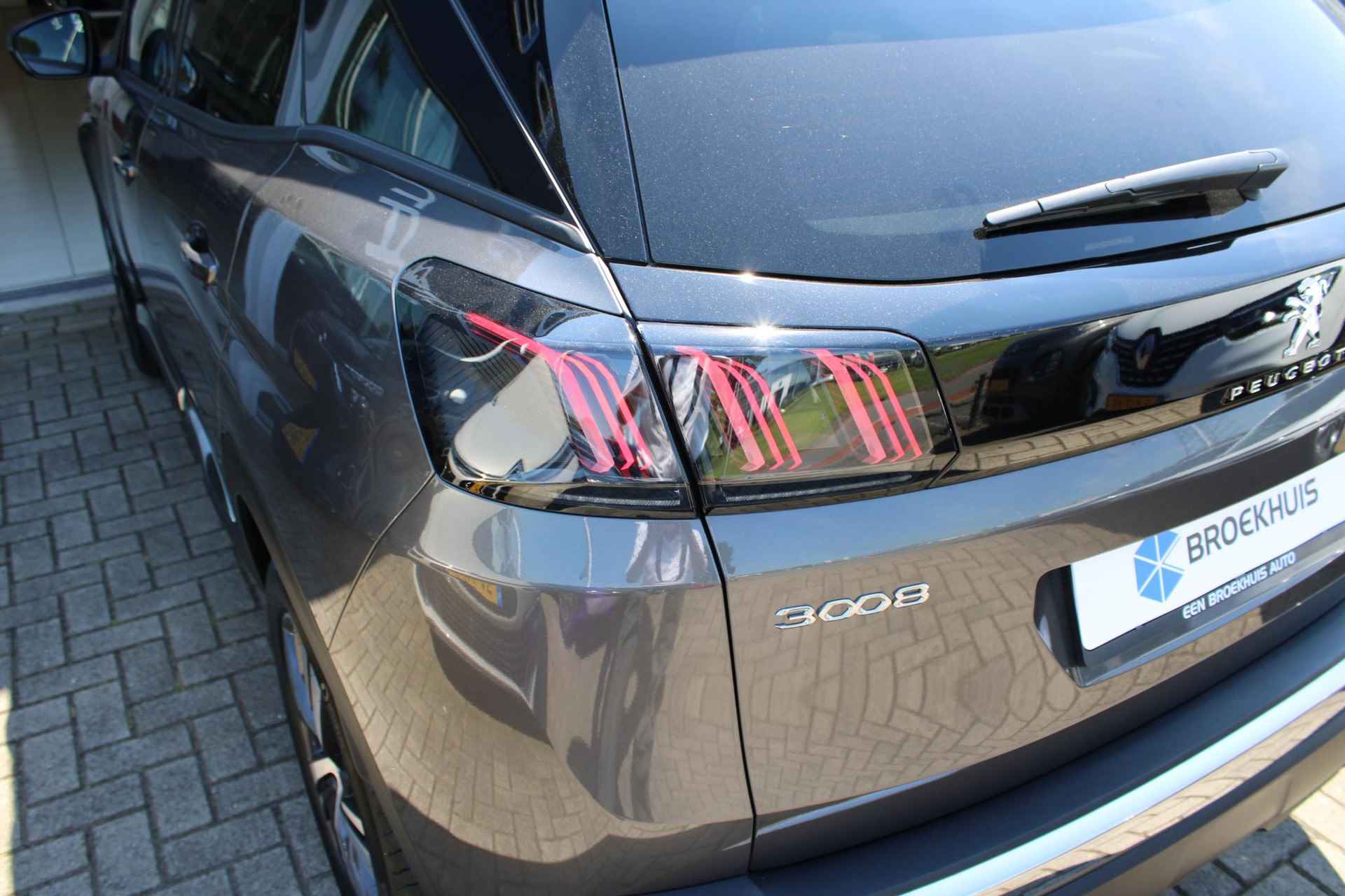 Peugeot 3008 1.2 Hybrid 136 Allure Pack Business Navigatie, stoelverwarming ,achteruitrijcamera, parkeersensoren voor en achter ,climate controle - 31/33