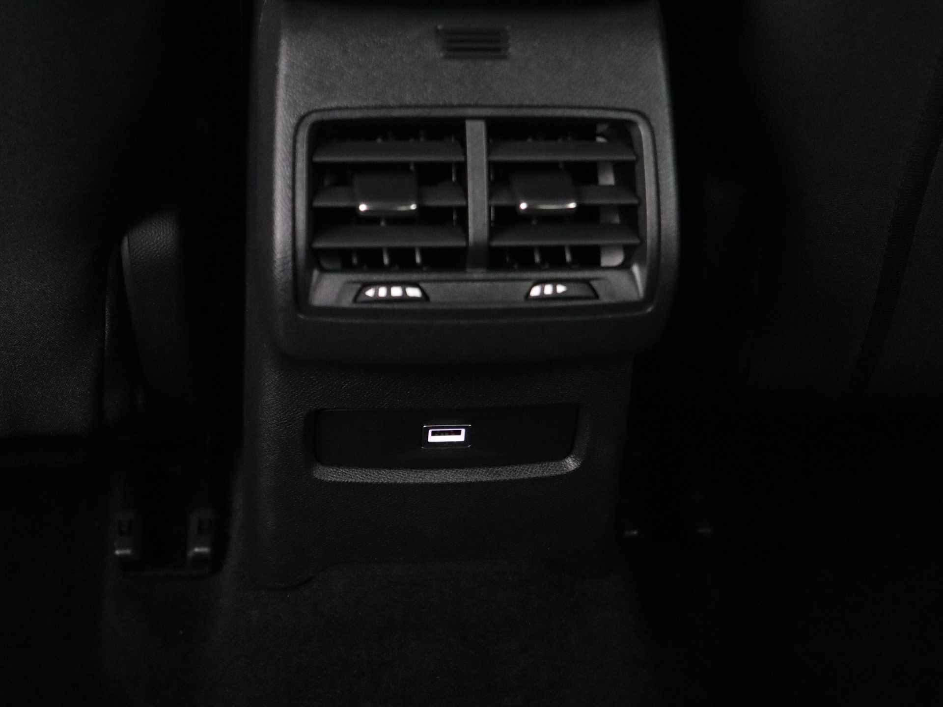 Citroën C4 X X Puretech 130pk Automaat Shine | Rijklaar | - 23/26