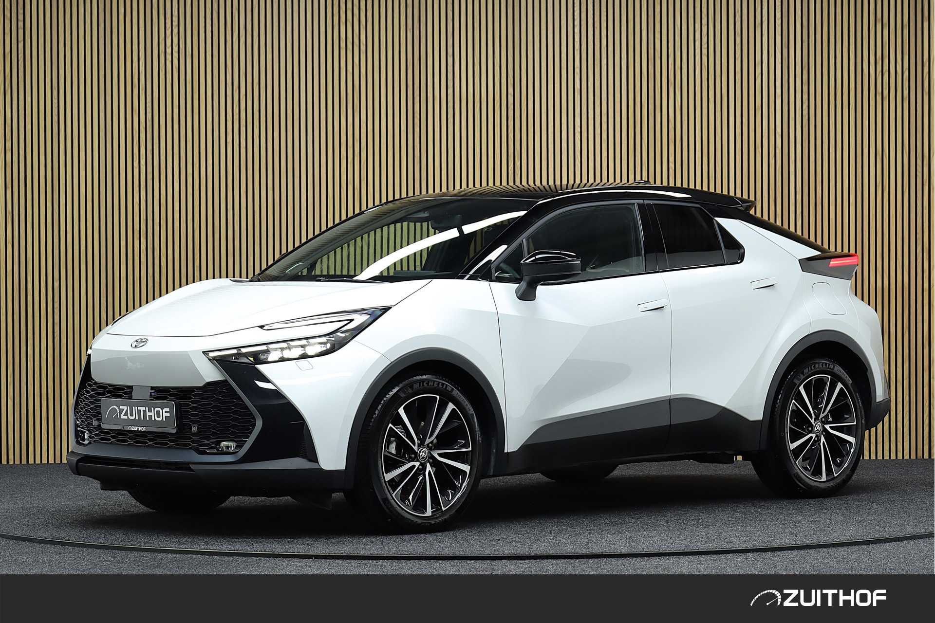 Toyota C-HR 1.8 Hybrid 140 Executive Next Generation Pack | € 5.000,- Voorraad Voordeel! | Direct leverbaar | JBL Audio | Bi-Tone | Alcantara | Winterpakket