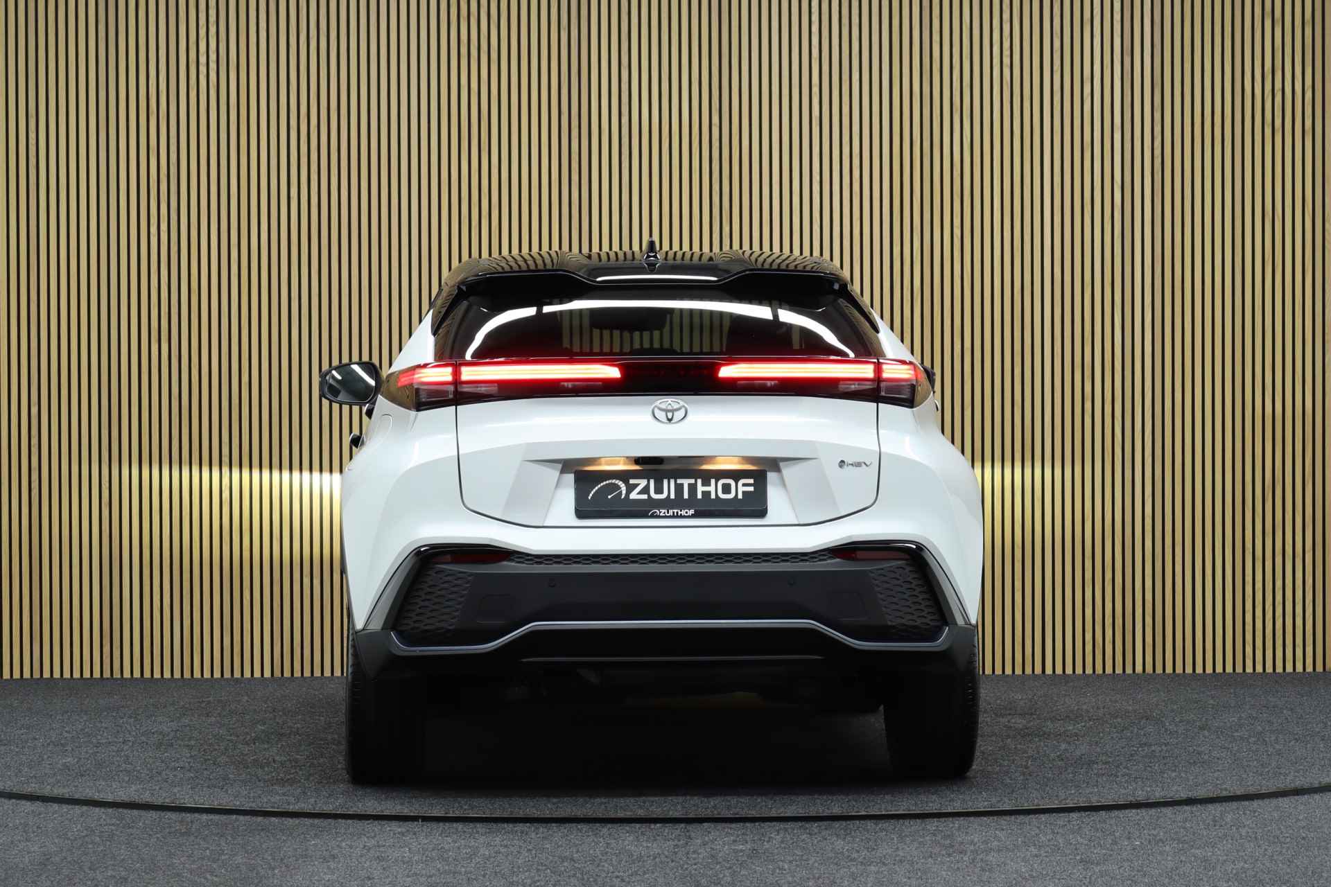 Toyota C-HR 1.8 Hybrid 140 Executive Next Generation Pack | € 5.000,- Voorraad Voordeel! | Direct leverbaar | JBL Audio | Bi-Tone | Alcantara | Winterpakket - 4/44