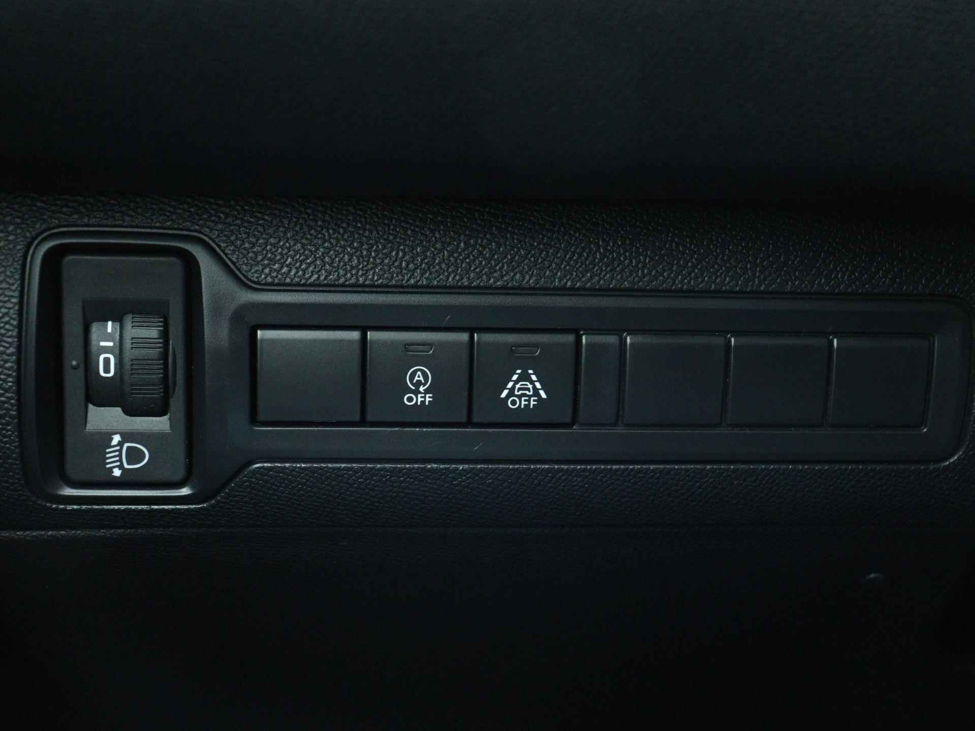 Peugeot 308 SW Blue Lease Premium 130pk Automaat  | Navigatie | Camera | Panoramadak | Licht Metalen Velgen 16"| Parkeersensoren Voor/ Achter - 24/37