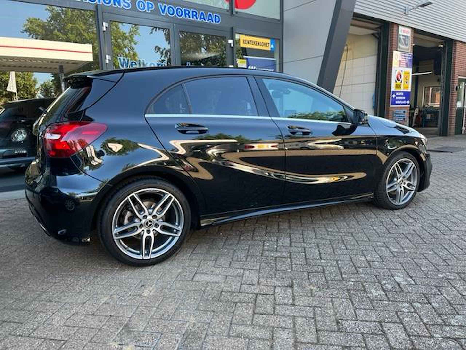 Mercedes-Benz A-klasse 180 BlueEFFICIENCY AMG sport - 14/21