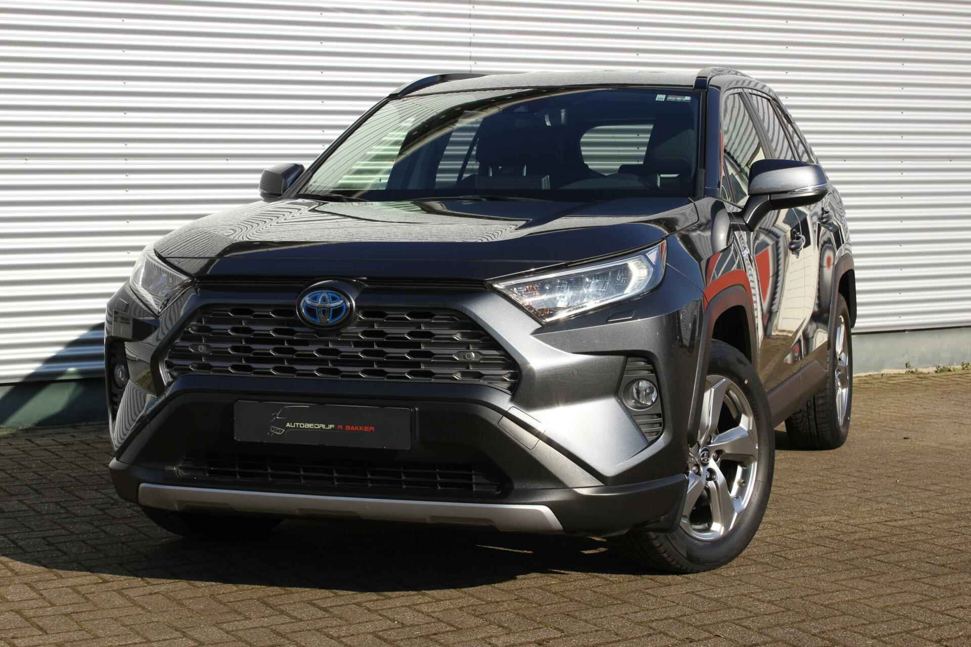 Toyota RAV4 2.5 Hybrid AWD Team D // Trekhaak afneembaar - Inclusief garantie - Camera - Navi. - Standkachel - DAB+ - 2/30