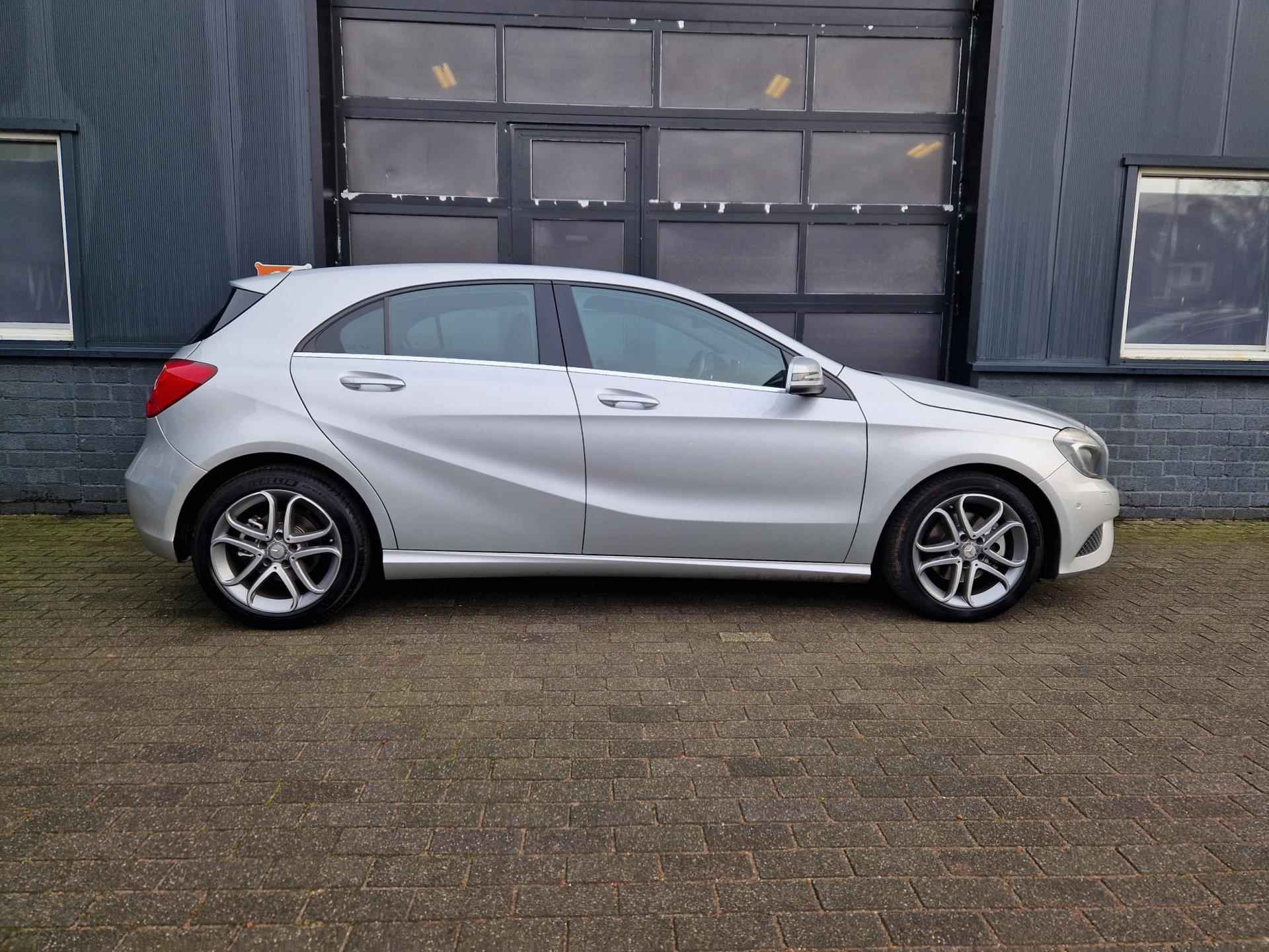 Mercedes-Benz A-klasse 180 AUT /Pano /Led /Leer /12 maanden garantie - 28/31