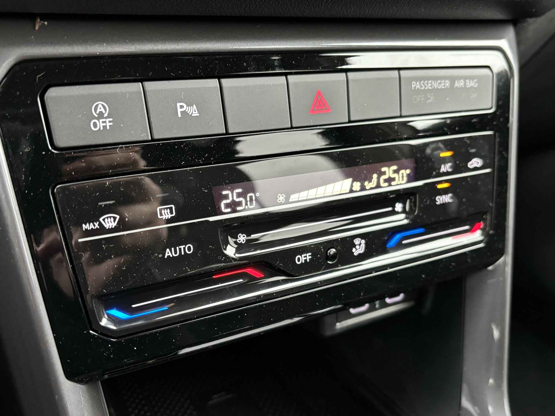 Volkswagen T-Cross 1.0 TSI 110 pk Style | Navigatie | Apple Carplay/Android | Cruise control adaptief | Achteruitrijcamera | - 22/33