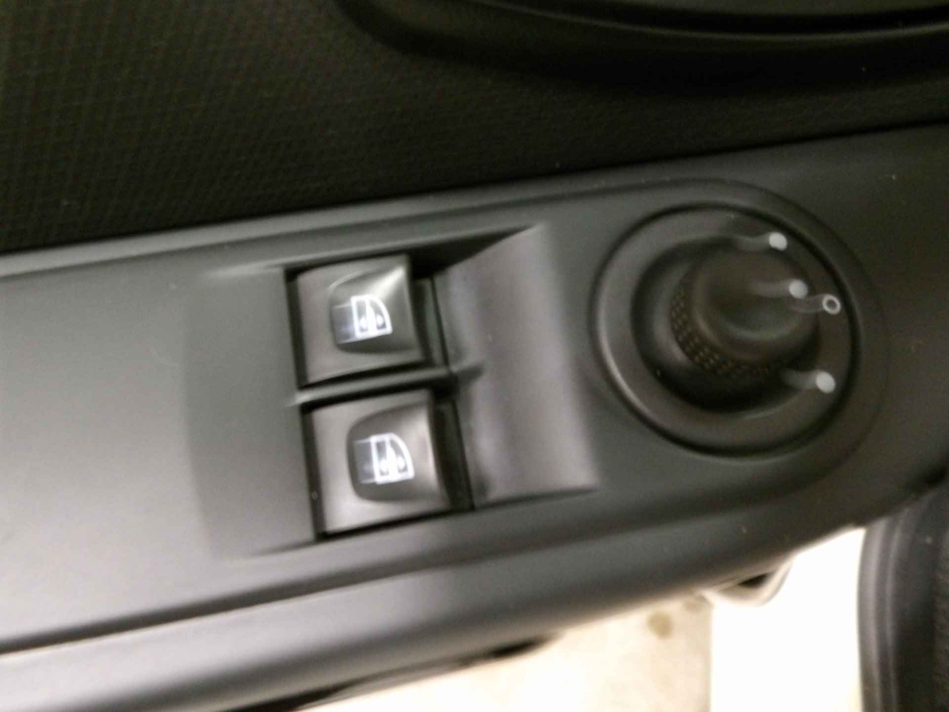 Renault Clio Estate 0.9 TCe Expression Airco Cruise Control - 14/20