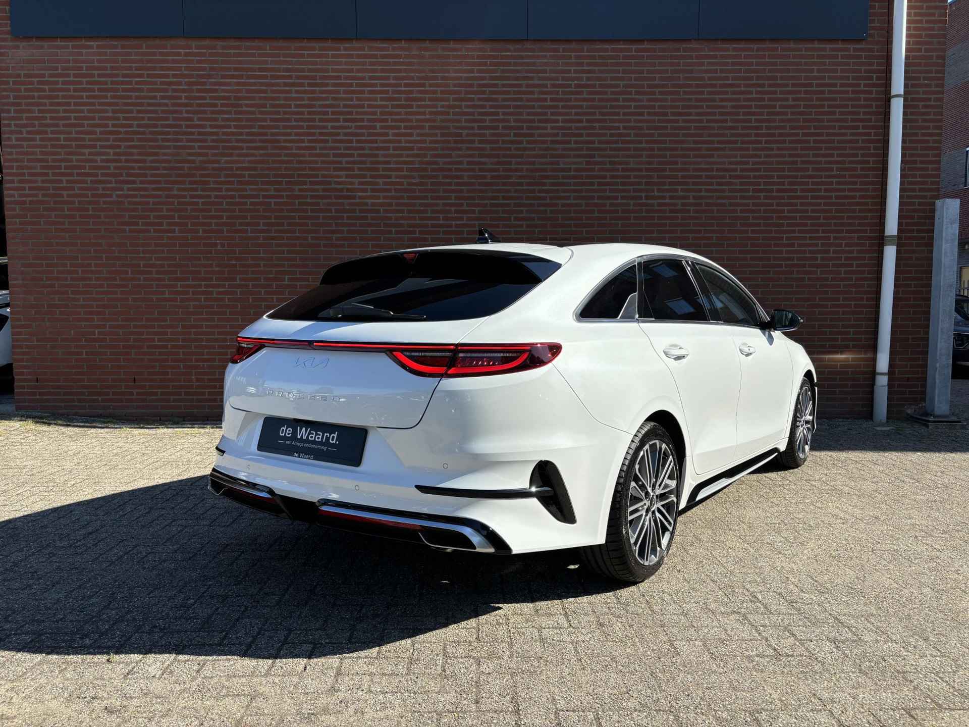 Kia ProCeed 1.5 T-GDi GT-PlusLine | Panorama schuif/kanteldak | Suede bekleding | Stoel- en stuurverwarming | JBL premium sound system - 5/38