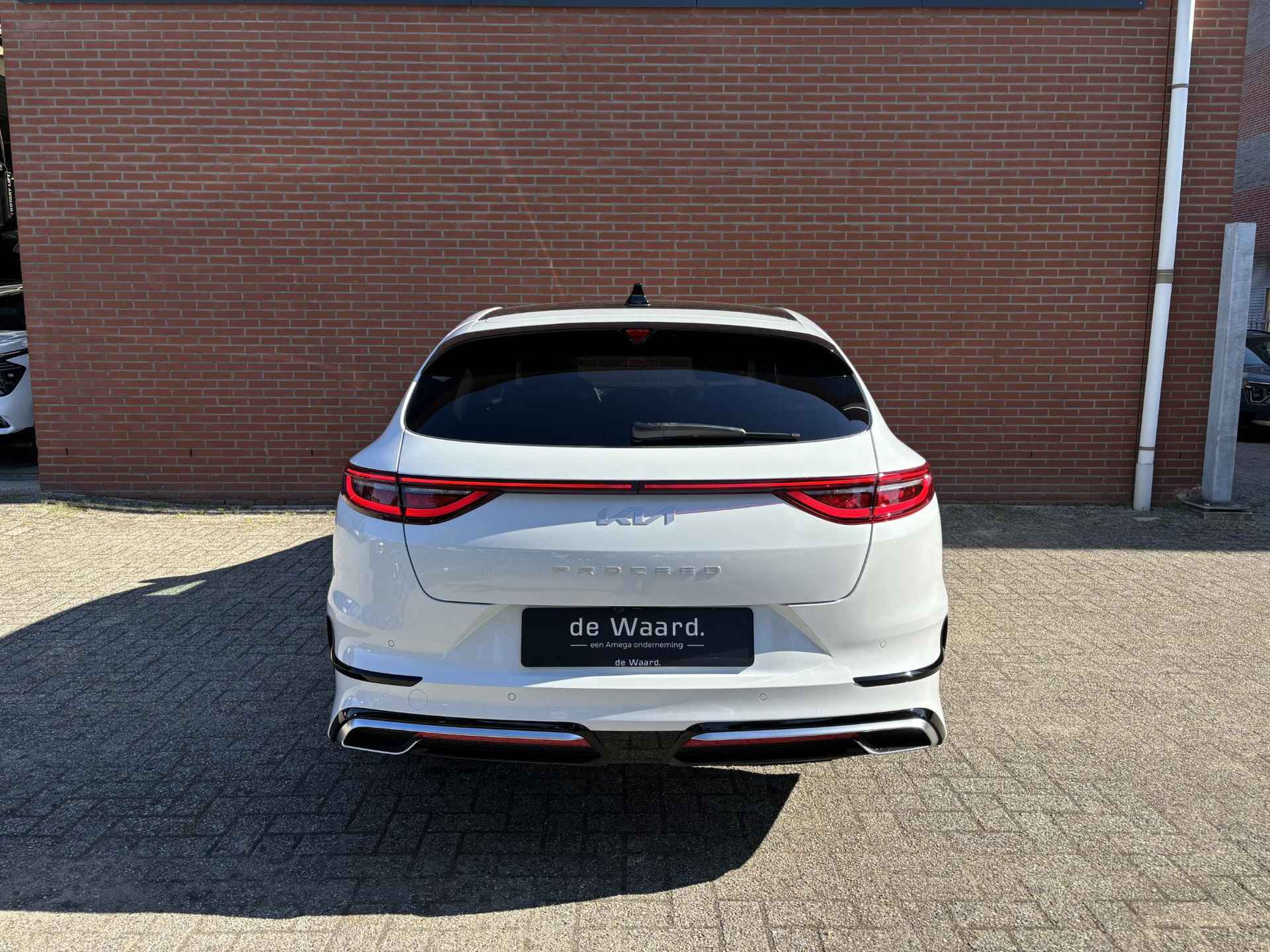 Kia ProCeed 1.5 T-GDi GT-PlusLine | Panorama schuif/kanteldak | Suede bekleding | Stoel- en stuurverwarming | JBL premium sound system - 21/38