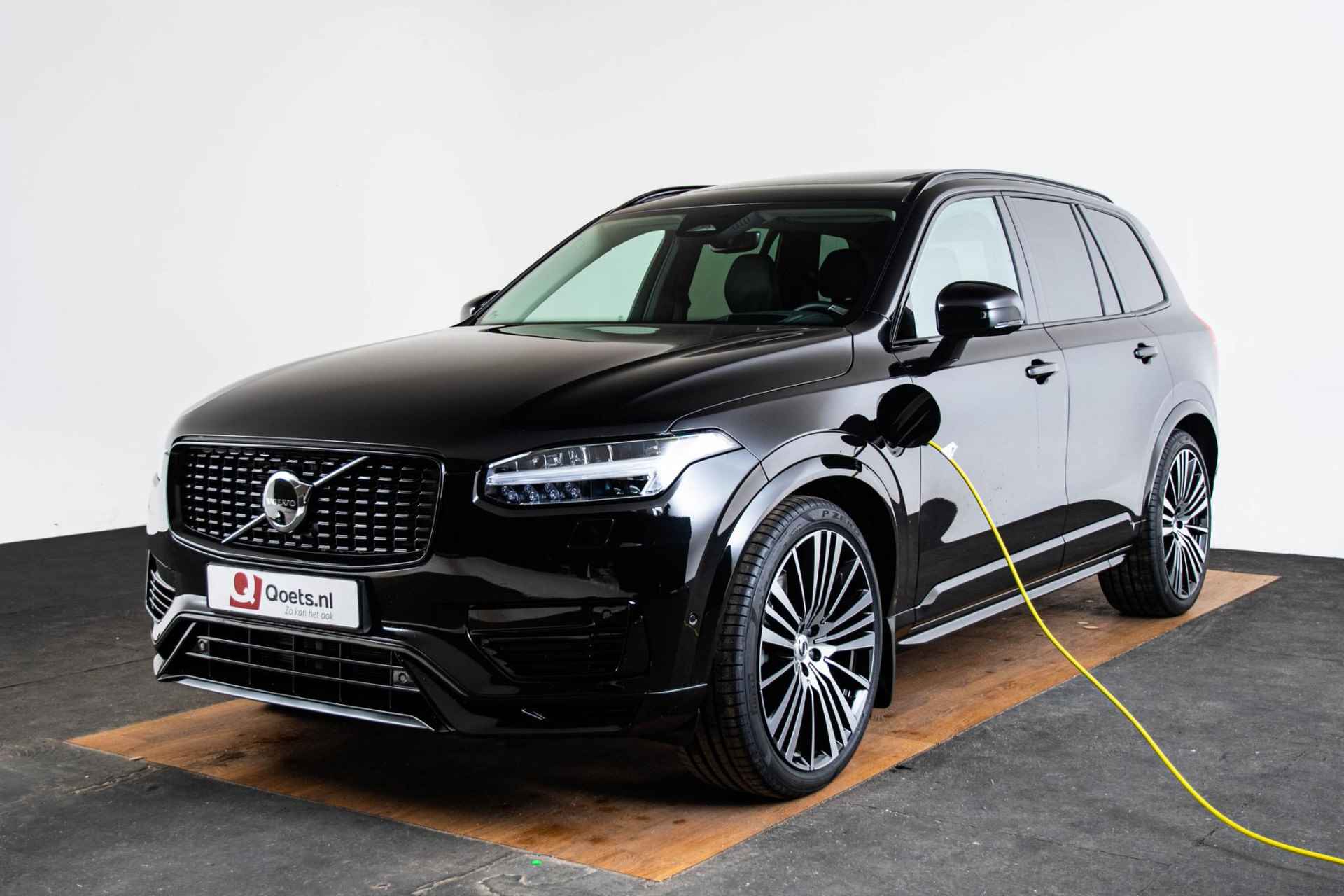 Volvo XC90 2.0 T8 Recharge AWD Ultimate Dark Luchtvering - Panoramadak - Adaptive Cruise Control - Head-up Display - Harman Kardon - Park Assistant - 9/48