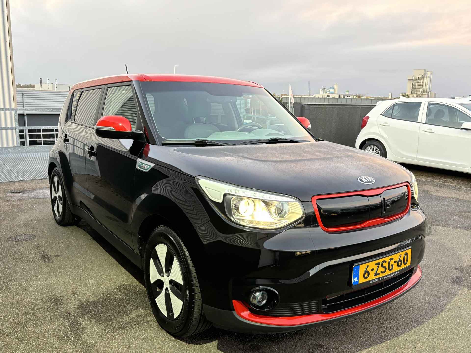 Kia Soul EV ExecutiveLine 27 kWh Navigatie, Stoelverwarming, Stuurwielverwarming, Cruise control - 6/28