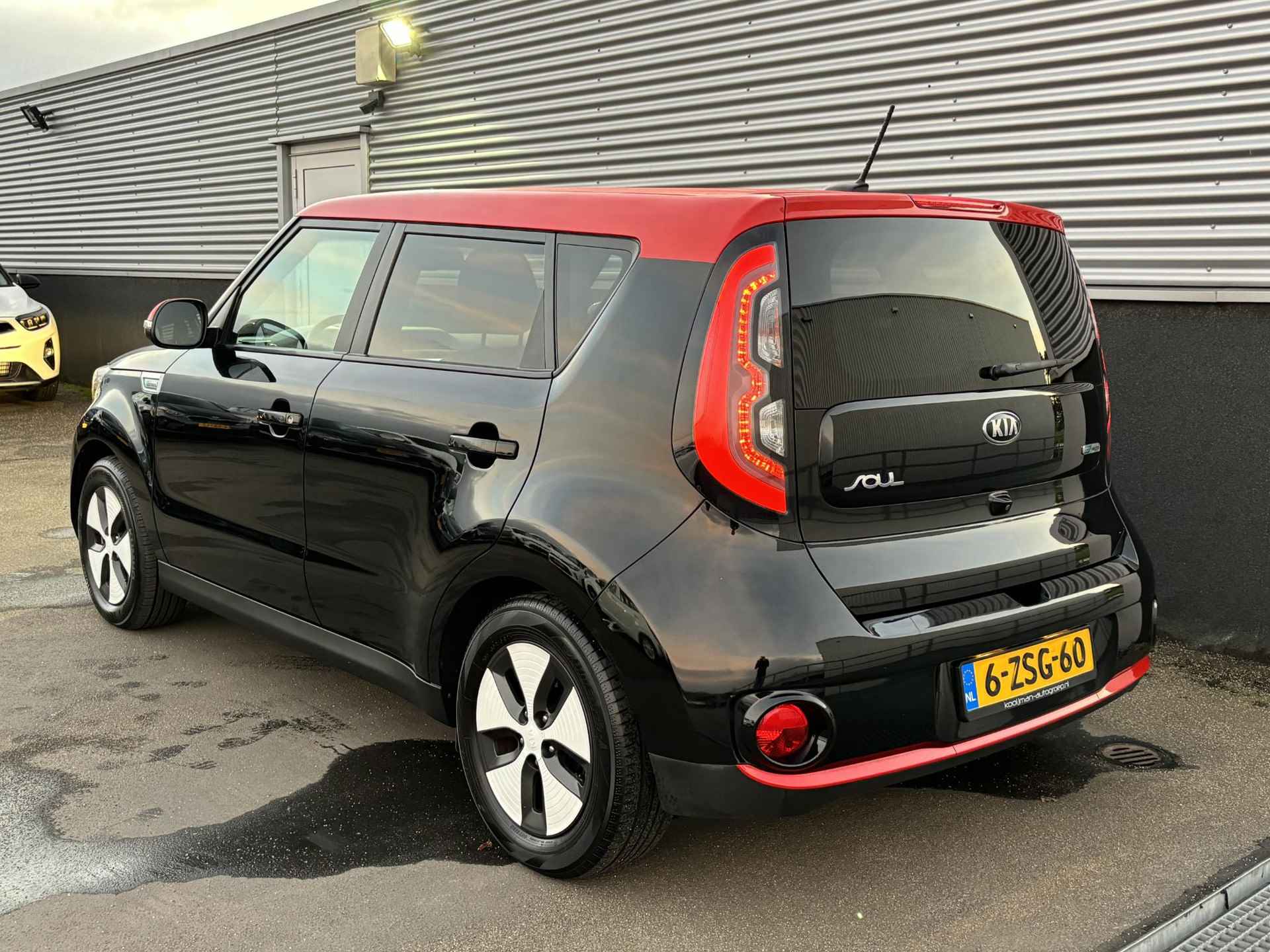 Kia Soul EV ExecutiveLine 27 kWh Navigatie, Stoelverwarming, Stuurwielverwarming, Cruise control - 9/28