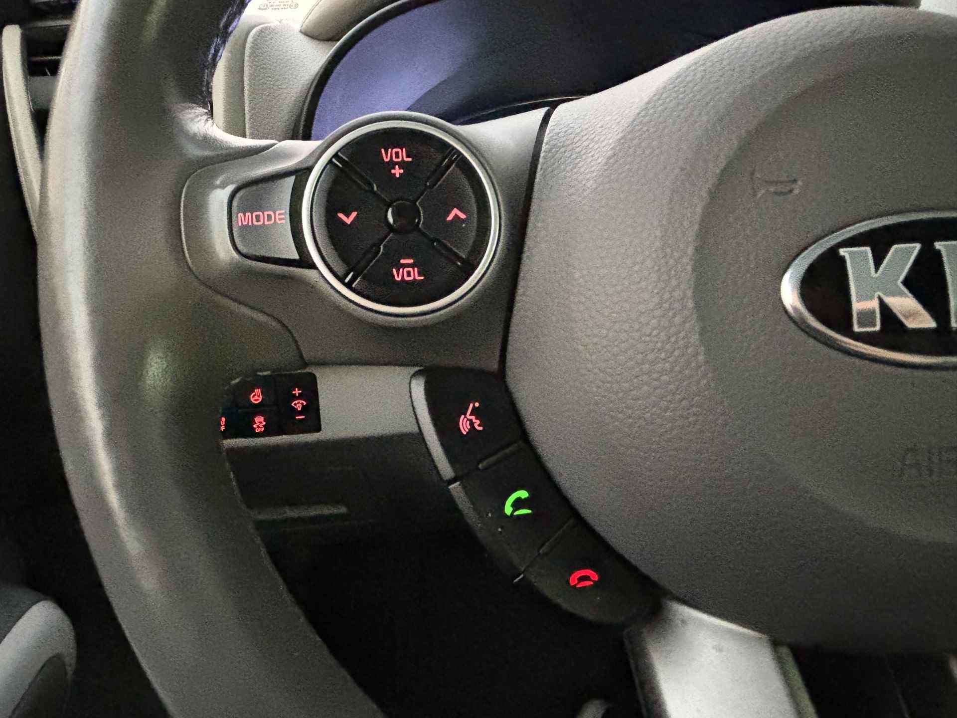 Kia Soul EV ExecutiveLine 27 kWh Navigatie, Stoelverwarming, Stuurwielverwarming, Cruise control - 13/28