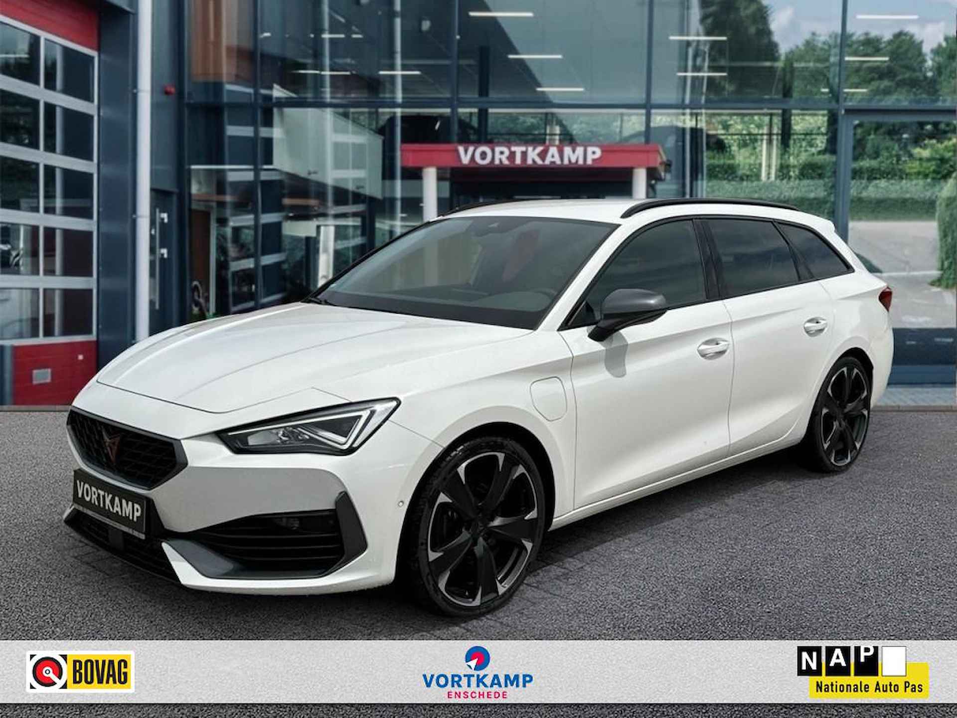 CUPRA Leon Sportstourer 1.4 TSI DSG E-HYBRID TREKHAAK/CAMERA/NAVI/ACC/STOELVERW - 1/24