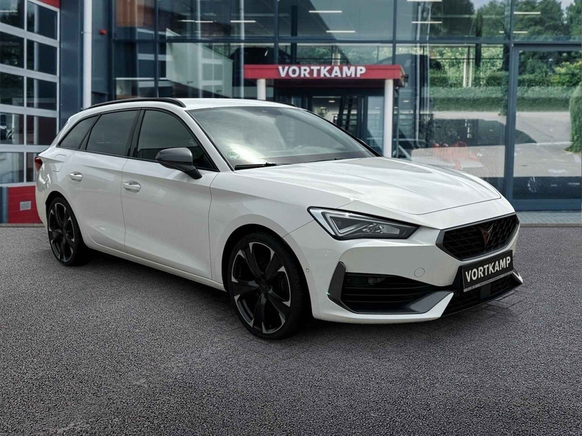 CUPRA Leon Sportstourer 1.4 TSI DSG E-HYBRID TREKHAAK/CAMERA/NAVI/ACC/STOELVERW - 3/24