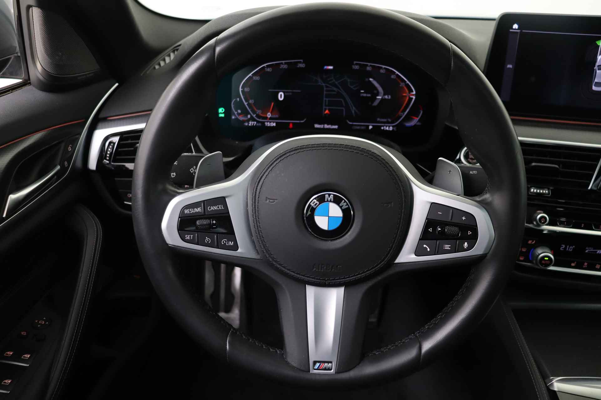 BMW 5 Serie 530i High Executive M Sport Automaat / Schuif-kanteldak / Laserlight / Parking Assistant / Harman Kardon / Comfortstoelen / Live Cockpit Professional - 28/64