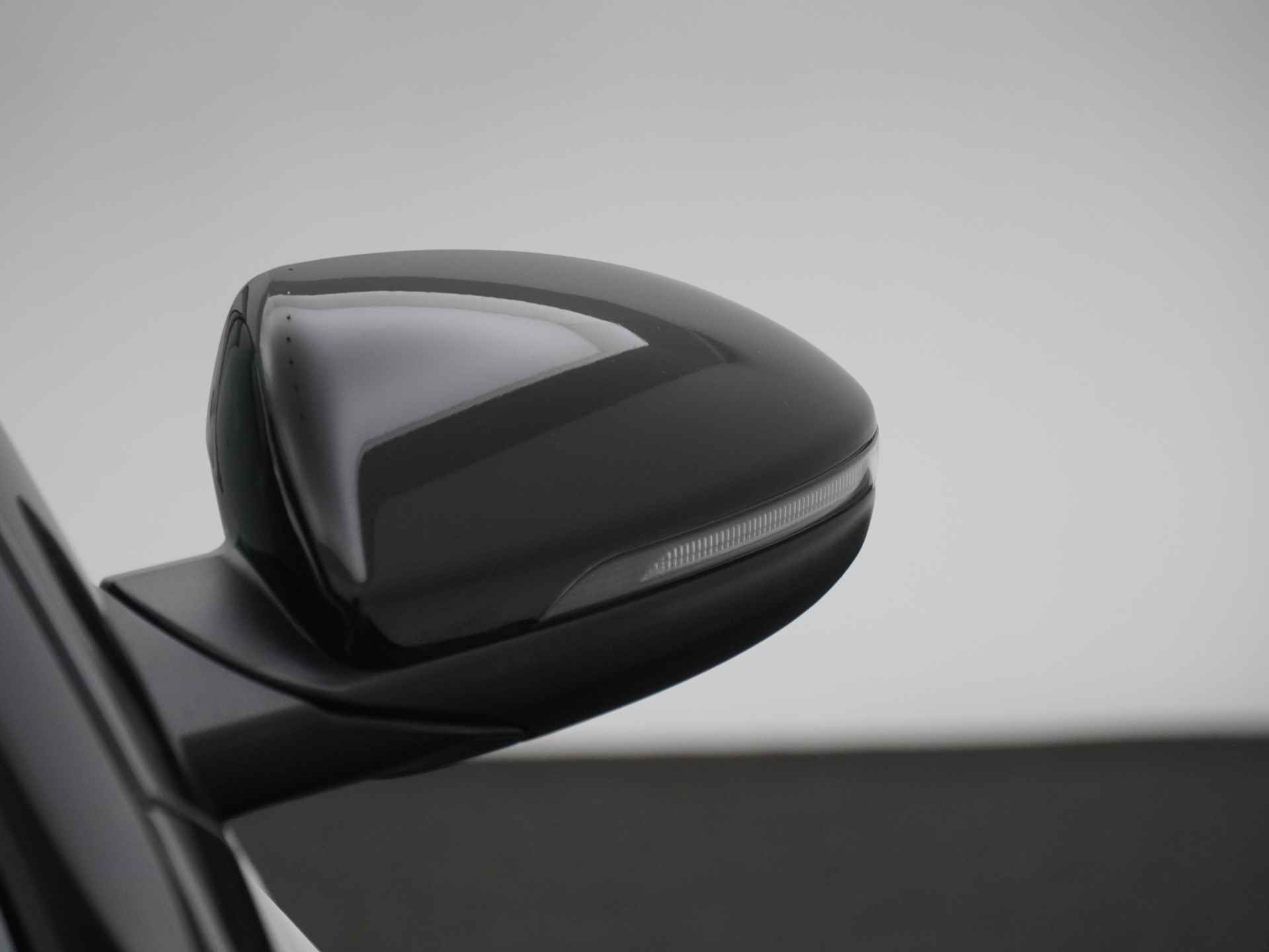 Kia Ceed Sportswagon 1.5 T-GDi GT-Line - Automaat - Panorama dak - Stoel en stuurwiel verwarming - Android Auto/Apple CarPlay - Elektrische achterklep - Fabrieksgarantie tot 02-2029 - 14/49
