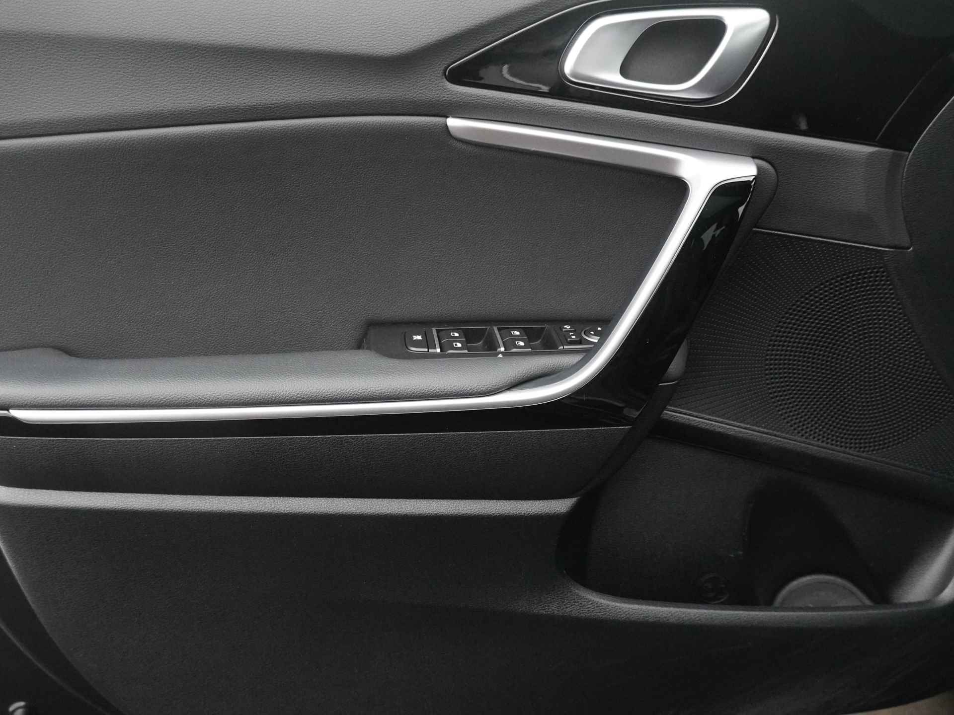 Kia Ceed Sportswagon 1.5 T-GDi GT-Line - Automaat - Panorama dak - Stoel en stuurwiel verwarming - Android Auto/Apple CarPlay - Elektrische achterklep - Fabrieksgarantie tot 02-2029 - 21/49