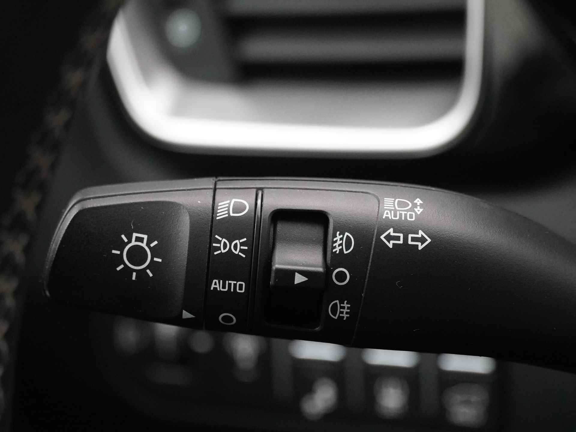 Kia Ceed Sportswagon 1.5 T-GDi GT-Line - Automaat - Panorama dak - Stoel en stuurwiel verwarming - Android Auto/Apple CarPlay - Elektrische achterklep - Fabrieksgarantie tot 02-2029 - 24/49