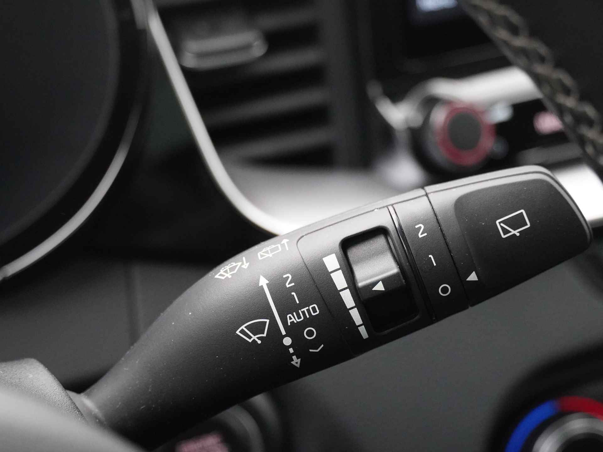 Kia Ceed Sportswagon 1.5 T-GDi GT-Line - Automaat - Panorama dak - Stoel en stuurwiel verwarming - Android Auto/Apple CarPlay - Elektrische achterklep - Fabrieksgarantie tot 02-2029 - 25/49
