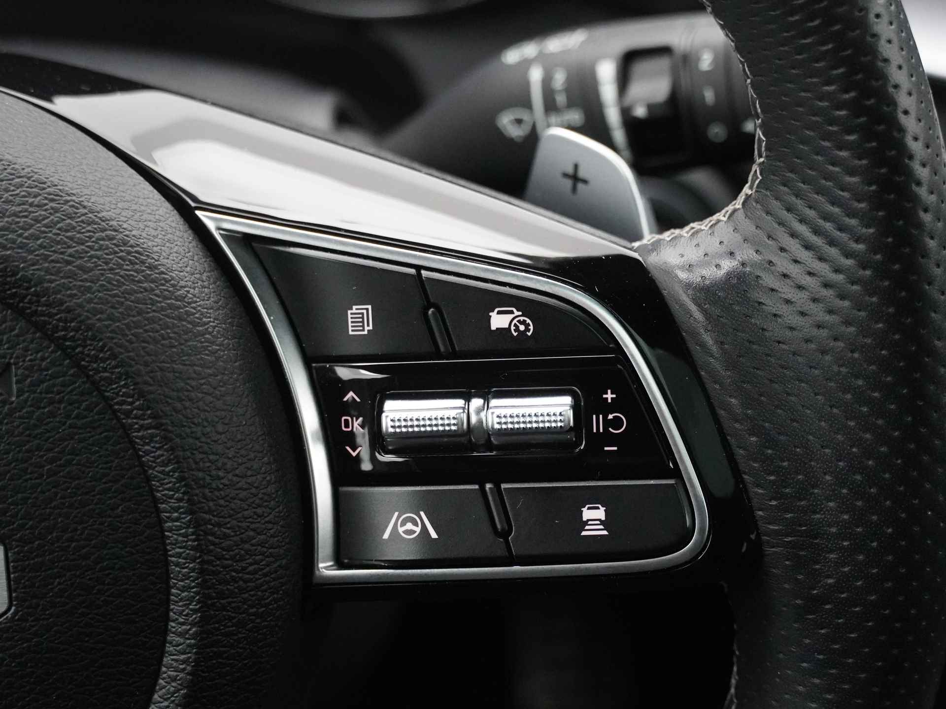 Kia Ceed Sportswagon 1.5 T-GDi GT-Line - Automaat - Panorama dak - Stoel en stuurwiel verwarming - Android Auto/Apple CarPlay - Elektrische achterklep - Fabrieksgarantie tot 02-2029 - 27/49