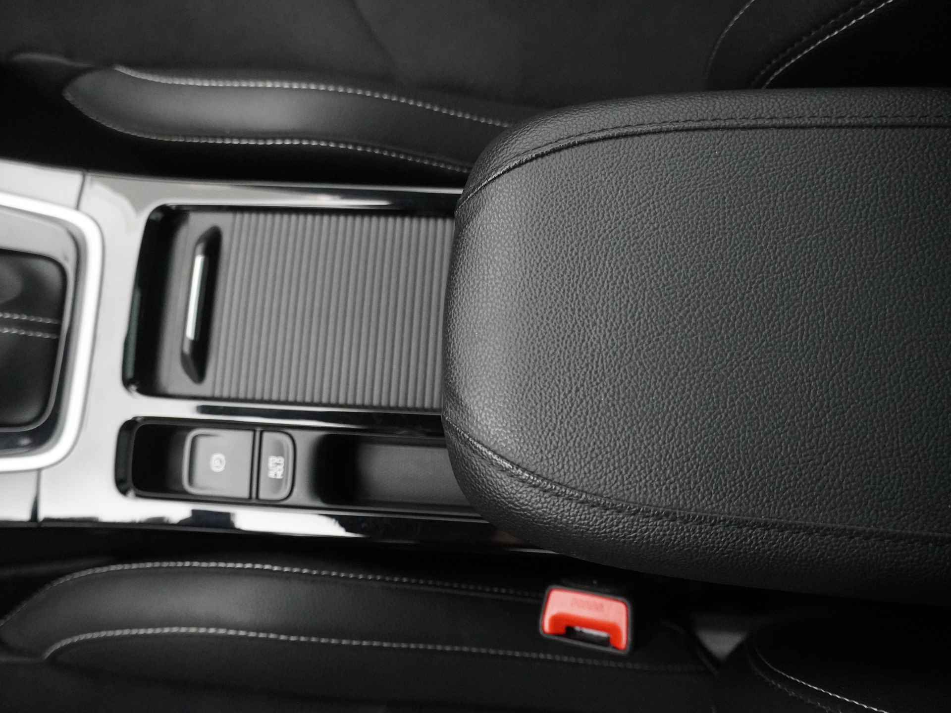 Kia Ceed Sportswagon 1.5 T-GDi GT-Line - Automaat - Panorama dak - Stoel en stuurwiel verwarming - Android Auto/Apple CarPlay - Elektrische achterklep - Fabrieksgarantie tot 02-2029 - 33/49