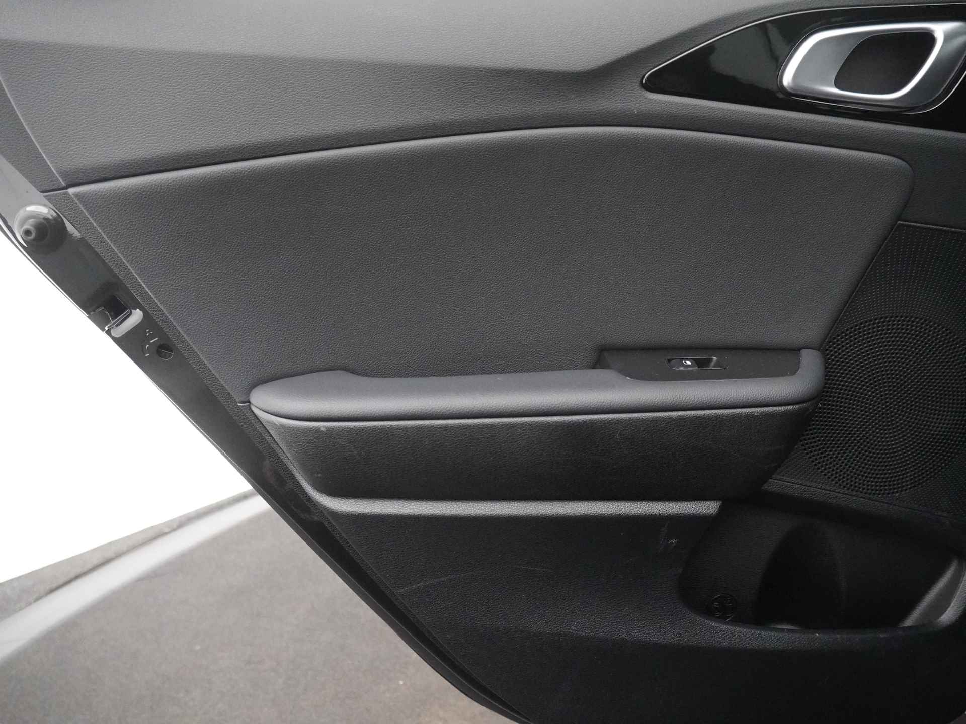 Kia Ceed Sportswagon 1.5 T-GDi GT-Line - Automaat - Panorama dak - Stoel en stuurwiel verwarming - Android Auto/Apple CarPlay - Elektrische achterklep - Fabrieksgarantie tot 02-2029 - 36/49