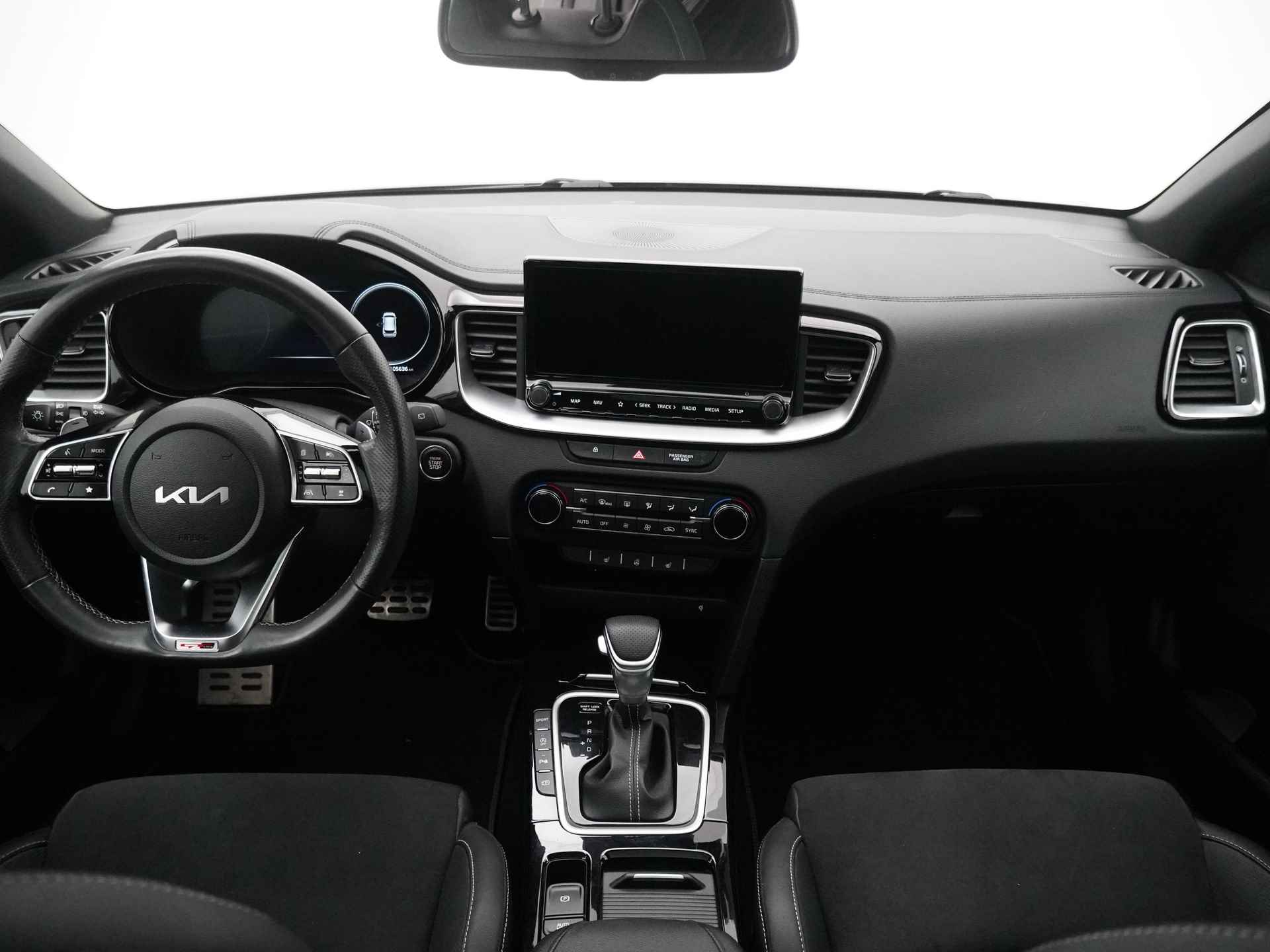 Kia Ceed Sportswagon 1.5 T-GDi GT-Line - Automaat - Panorama dak - Stoel en stuurwiel verwarming - Android Auto/Apple CarPlay - Elektrische achterklep - Fabrieksgarantie tot 02-2029 - 37/49