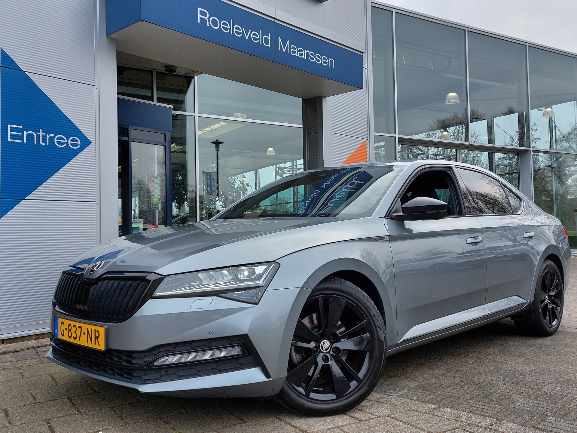 Škoda Superb 1.5 TSI ACT 150pk DSG Sportline Business | Navi + Apple Carplay+Android Auto | Clima | Cruise | Keyless Entry | Led Koplampen | Pdc V+A+Camera | Stoelverwarming | Privacy Glass | 18''lm