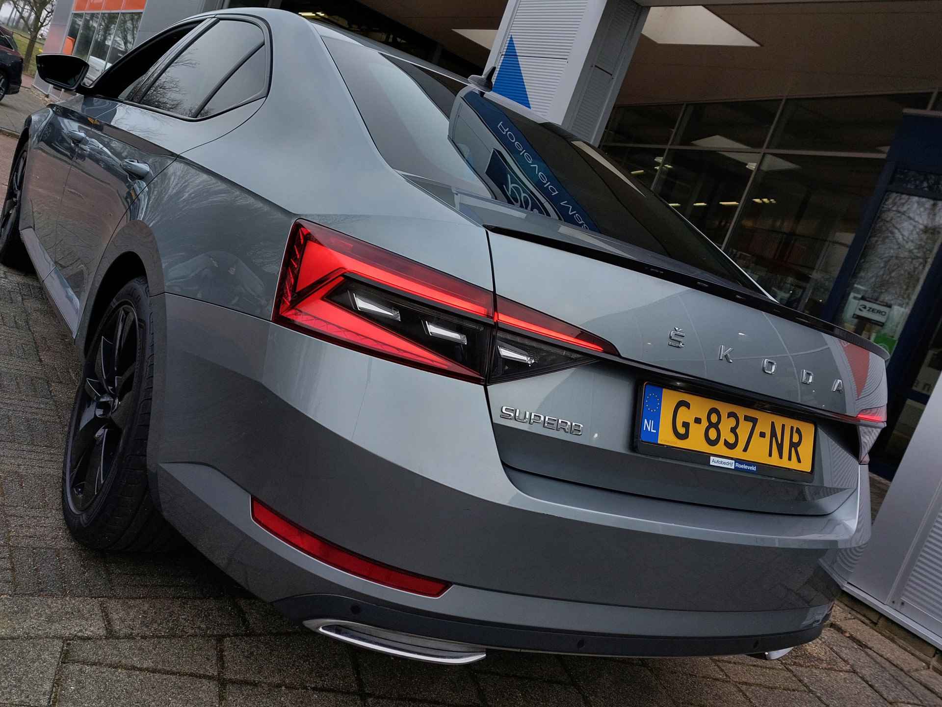 Škoda Superb 1.5 TSI ACT 150pk DSG Sportline Business | Navi + Apple Carplay+Android Auto | Clima | Cruise | Keyless Entry | Led Koplampen | Pdc V+A+Camera | Stoelverwarming | Privacy Glass | 18''lm - 46/54