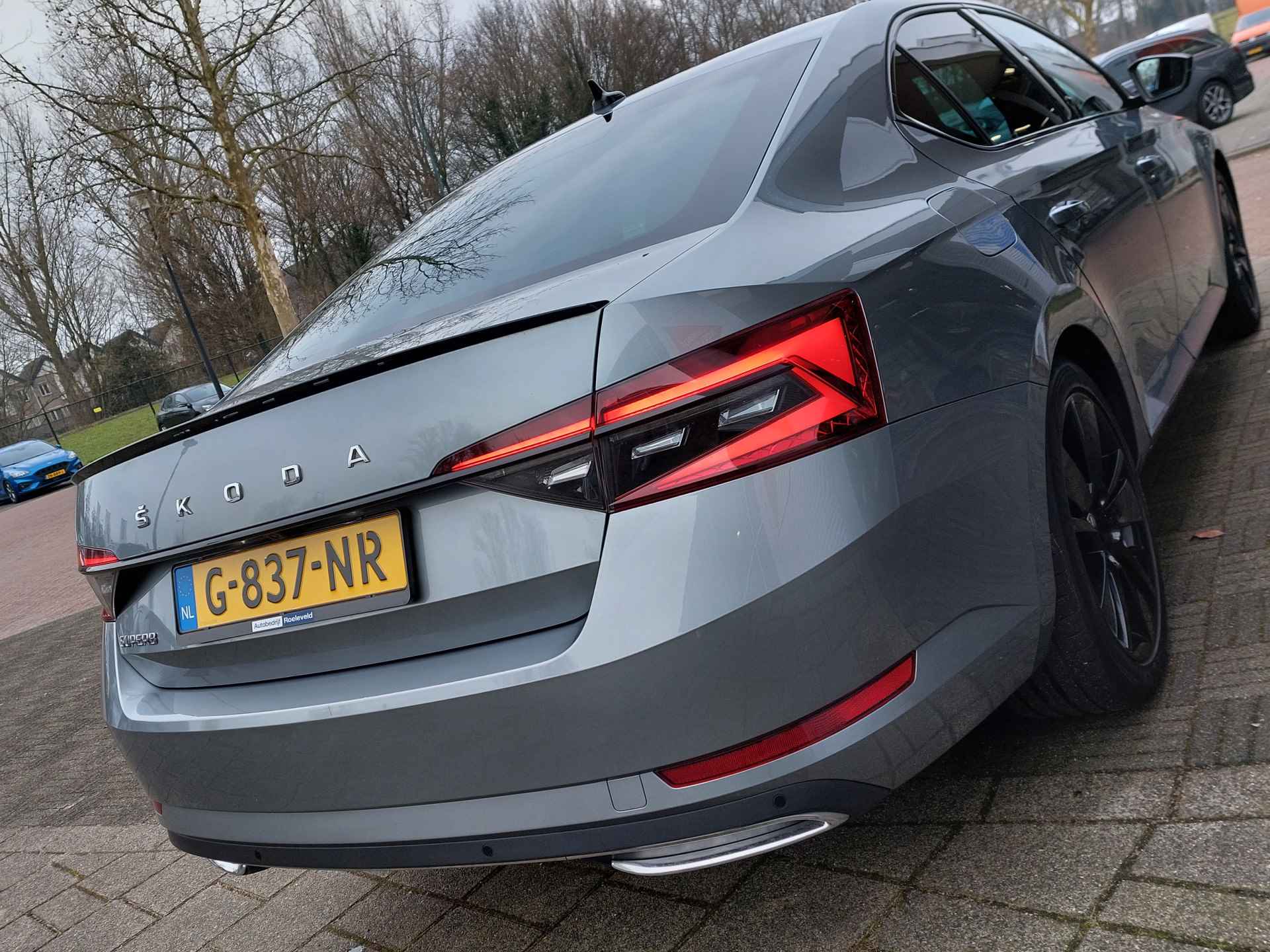 Škoda Superb 1.5 TSI ACT 150pk DSG Sportline Business | Navi + Apple Carplay+Android Auto | Clima | Cruise | Keyless Entry | Led Koplampen | Pdc V+A+Camera | Stoelverwarming | Privacy Glass | 18''lm - 47/54