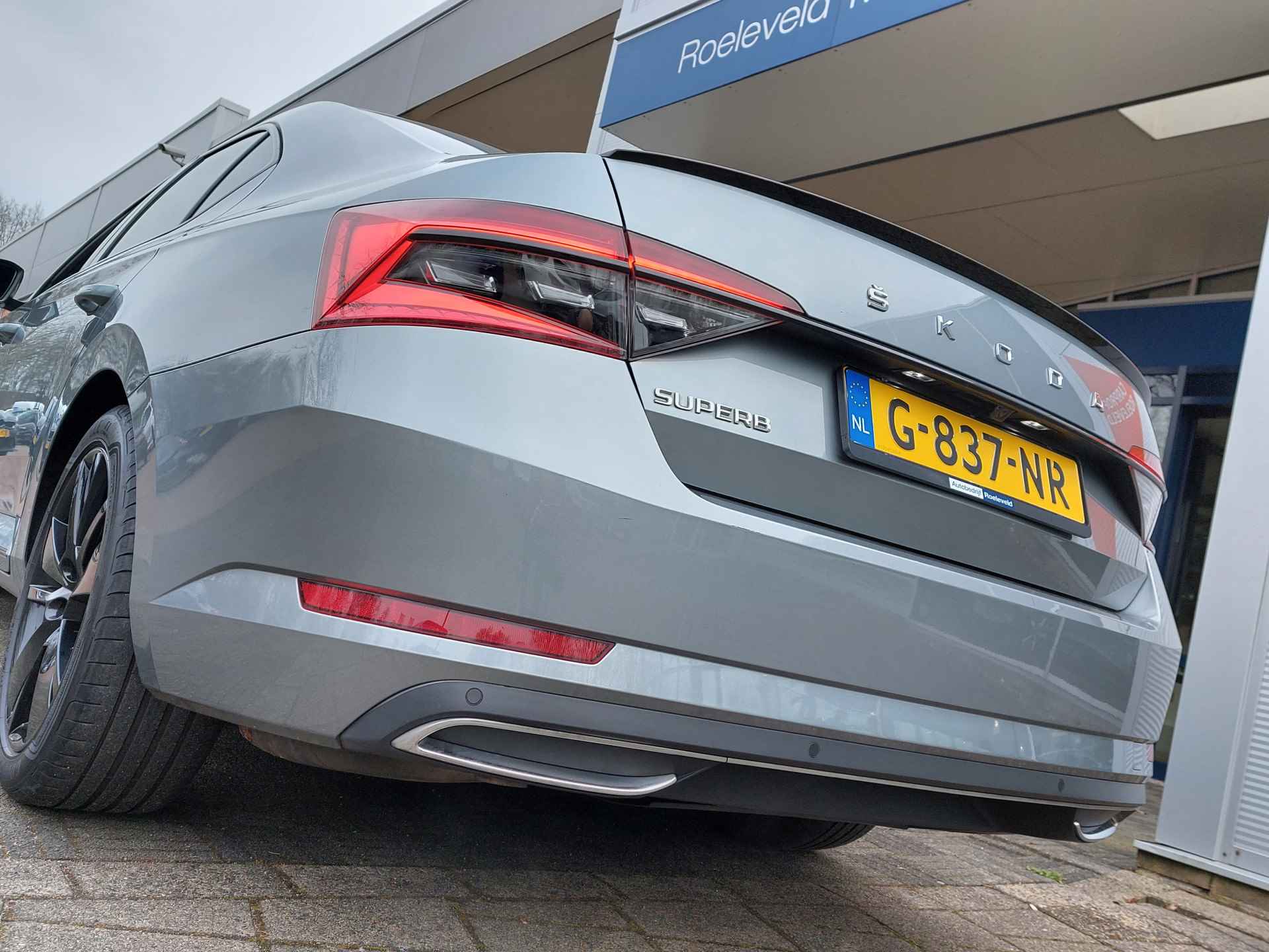 Škoda Superb 1.5 TSI ACT 150pk DSG Sportline Business | Navi + Apple Carplay+Android Auto | Clima | Cruise | Keyless Entry | Led Koplampen | Pdc V+A+Camera | Stoelverwarming | Privacy Glass | 18''lm - 54/54