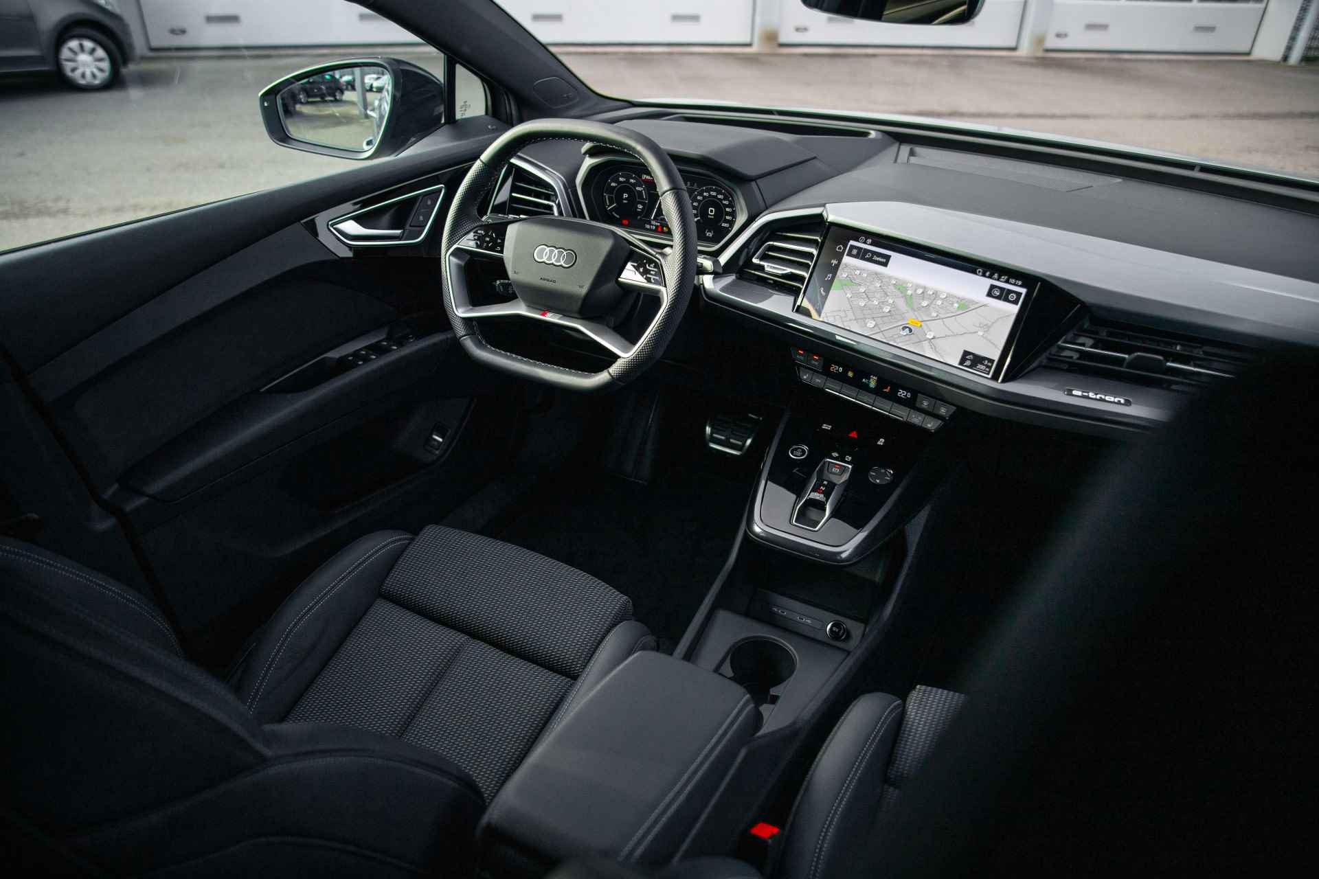 Audi Q4 Sportback e-tron 45 S Edition 82 kWh | Comfortpakket | Sonos | 21" | Zwart optiek - 8/26