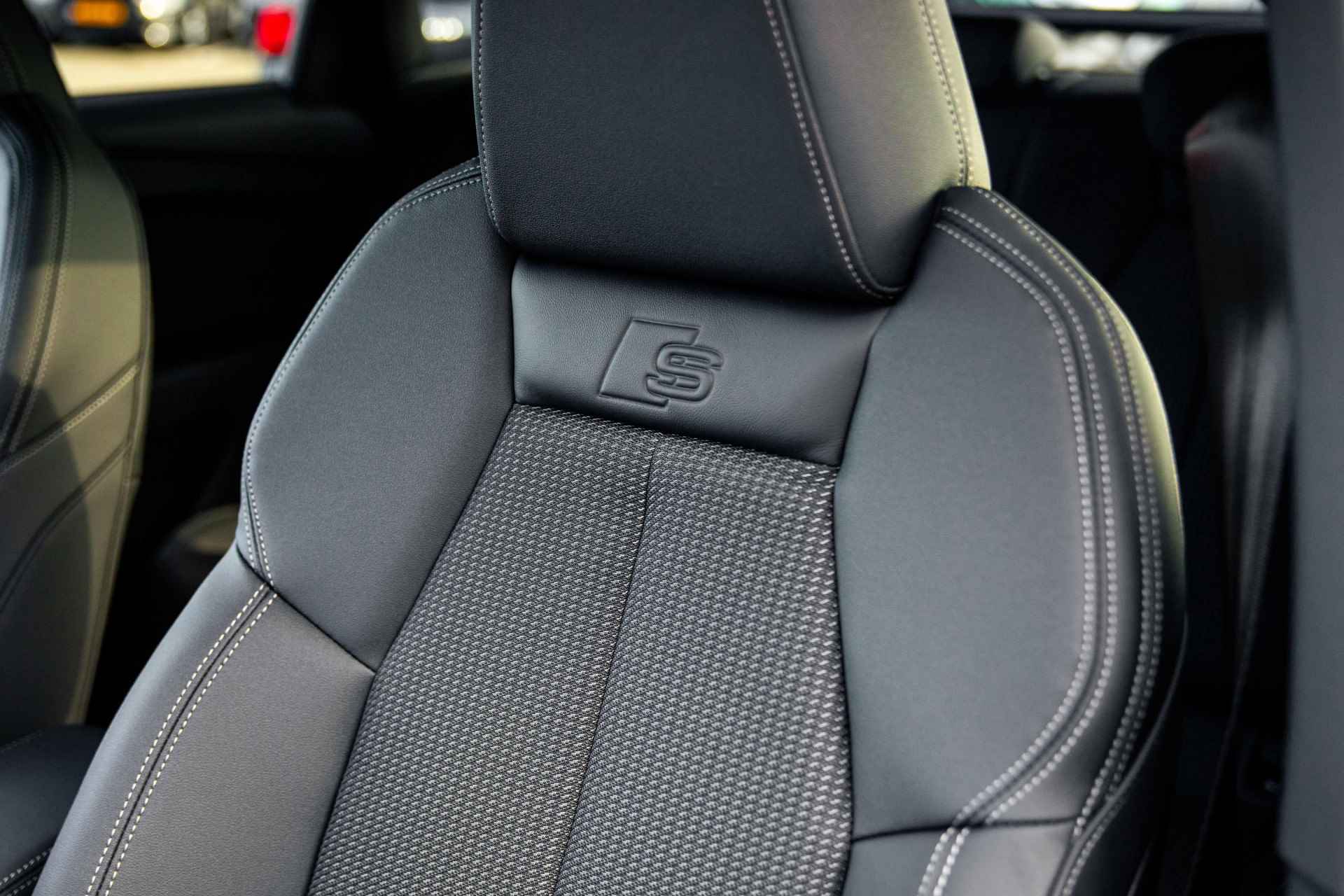 Audi Q4 Sportback e-tron 45 S Edition 82 kWh | Comfortpakket | Sonos | 21" | Zwart optiek - 10/26