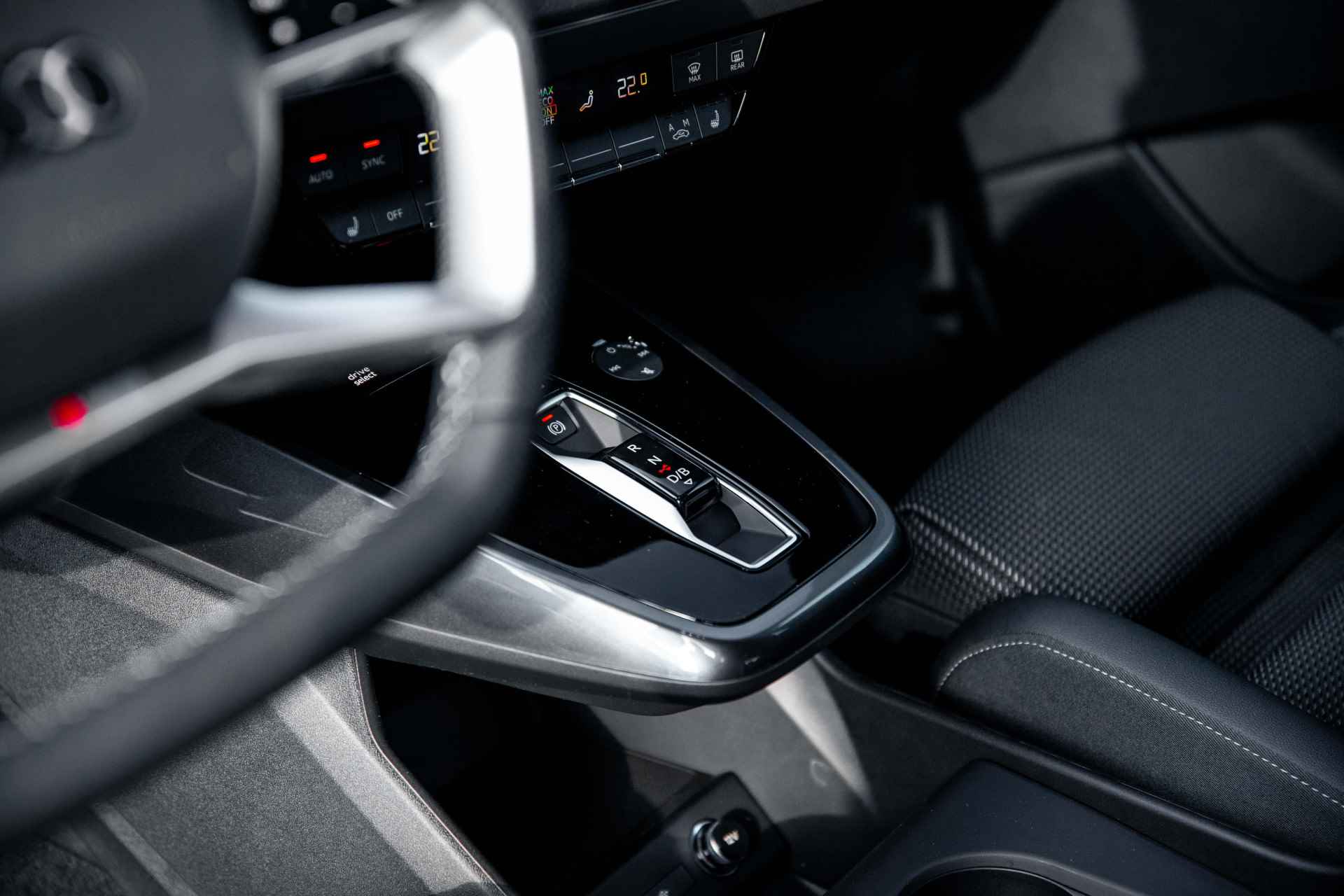 Audi Q4 Sportback e-tron 45 S Edition 82 kWh | Comfortpakket | Sonos | 21" | Zwart optiek - 23/26