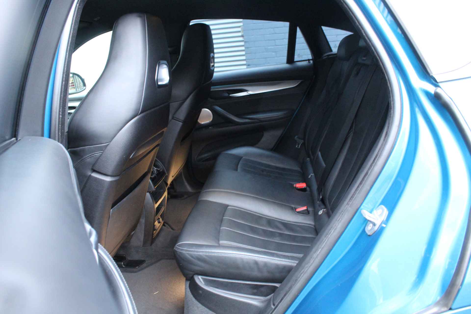 BMW X6 M 4.4 V8 576pk Automaat NL-Auto NAP Clima Cruise Navi B&O Softclose HUD Standkachel Leder Trekhaak 2950kg - 28/40