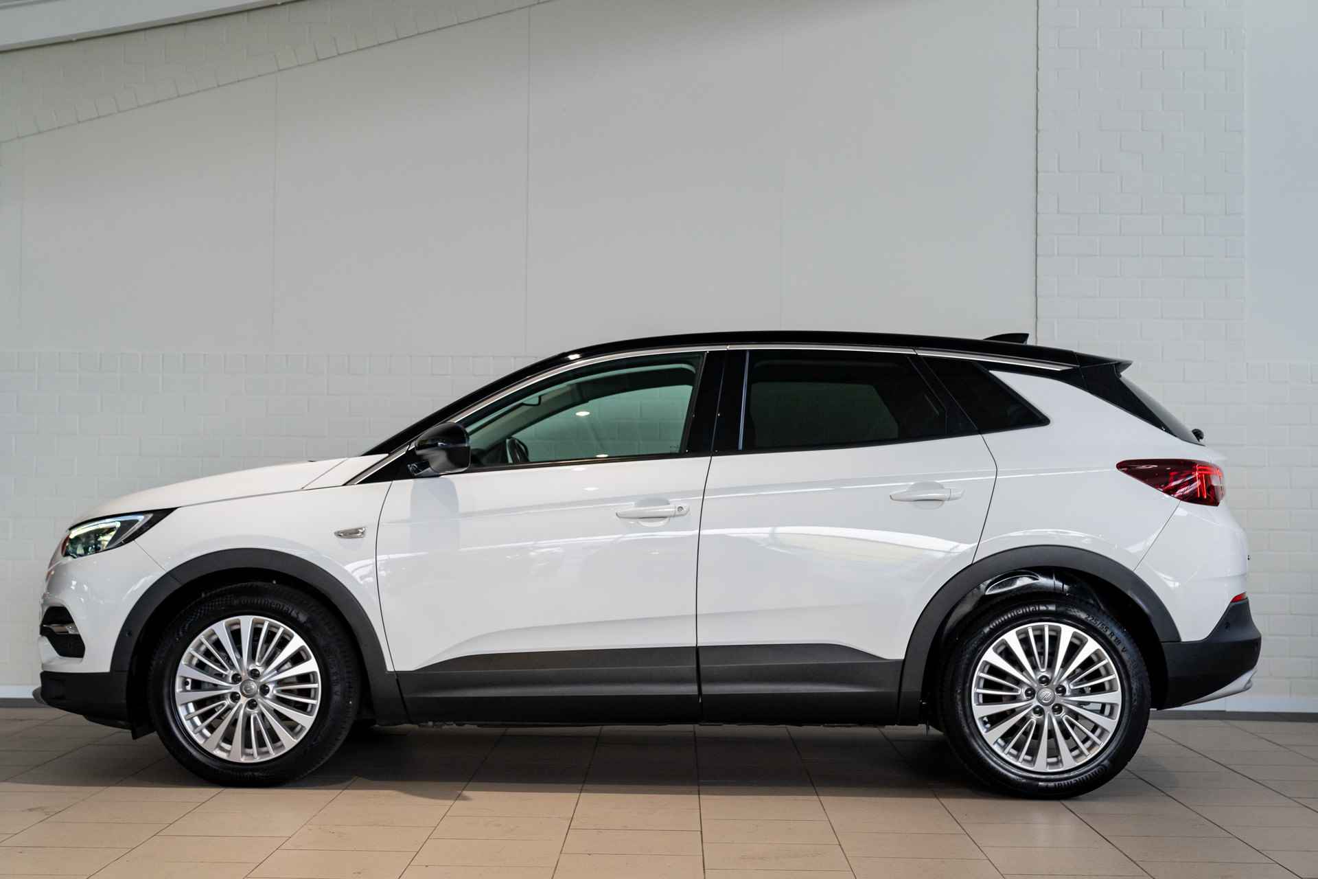 Opel Grandland X 1.2 Turbo Innovation - 3/37