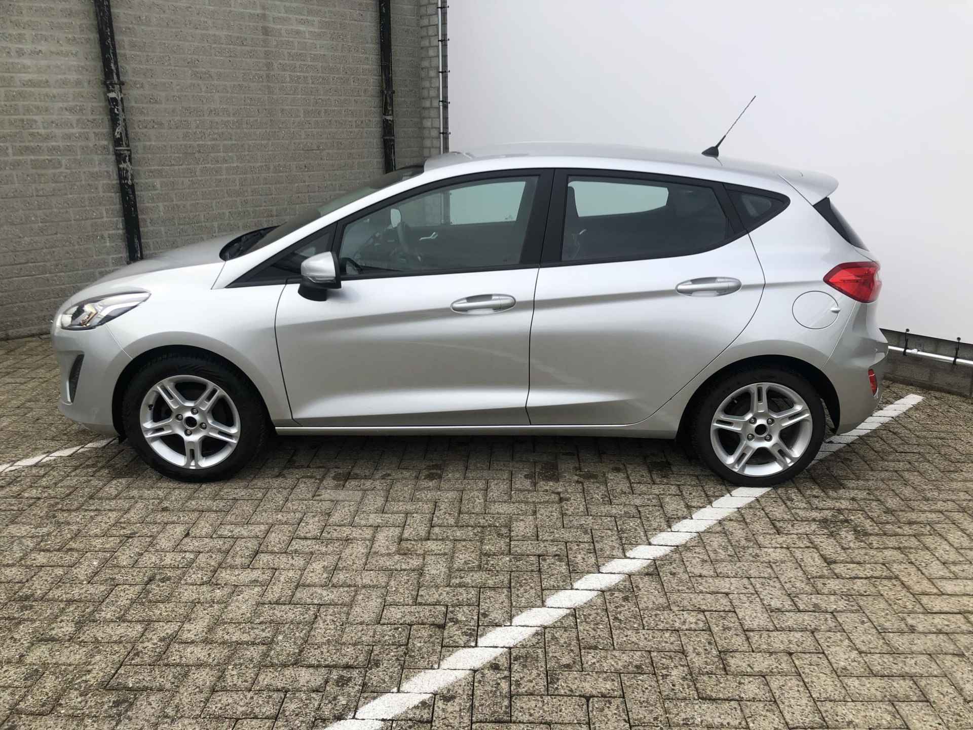 Ford Fiesta 1.1 85pk Trend l Navigatie l Apple Carplay/Android Auto l Airconditioning l Cruise control - 2/23