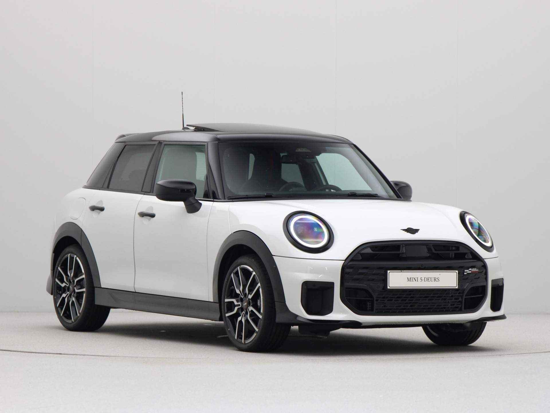 MINI Cooper 5-deurs C John Cooper Works Pakket XL PRIVATE LEASE EUR 645,- (48 mnd/10.000 km) - 8/24