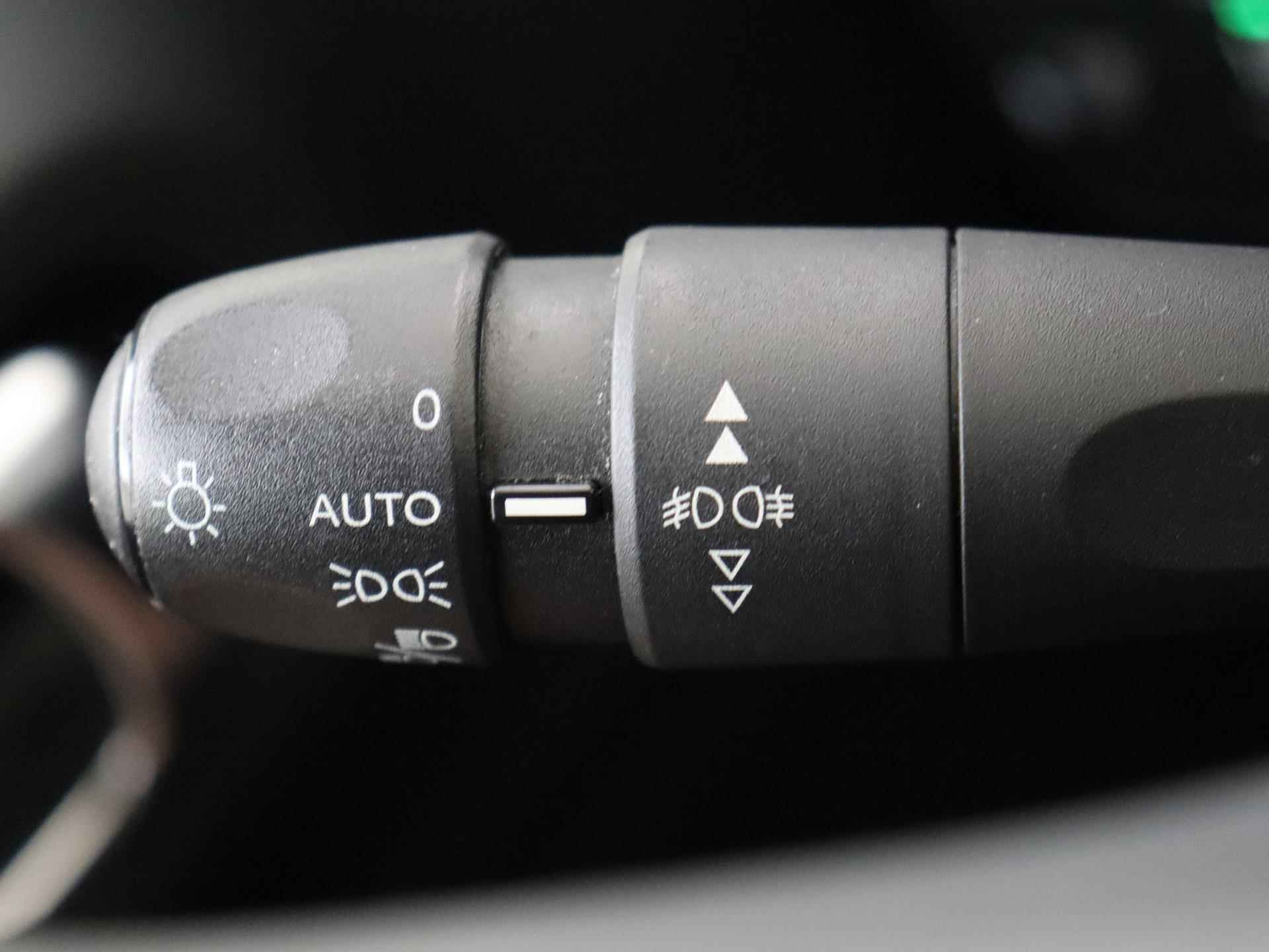Citroen C3 1.2 110 PK Feel Navigatie | Bluetooth | Climate Control | Lichtmetalen Velgen | Parkeersensoren - 24/28