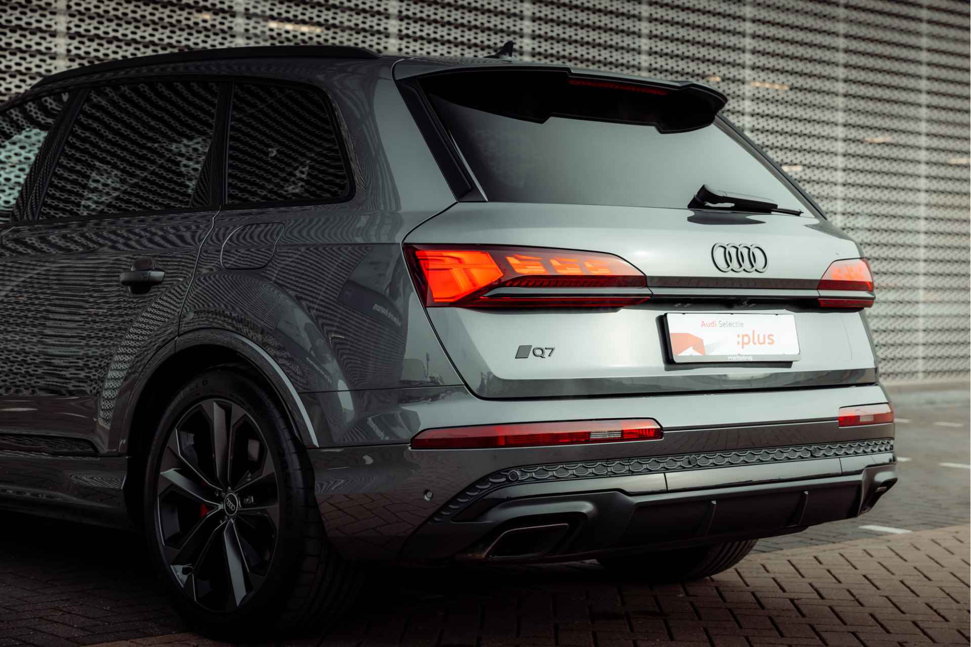 Audi Q7 60 TFSI e 490pk quattro Pro Line S Competition | Panoramadak | Bang & Olufsen | 21" LM velgen | S-sportstoelen | Leder | City + Parking pakket | Trekhaak - 15/38