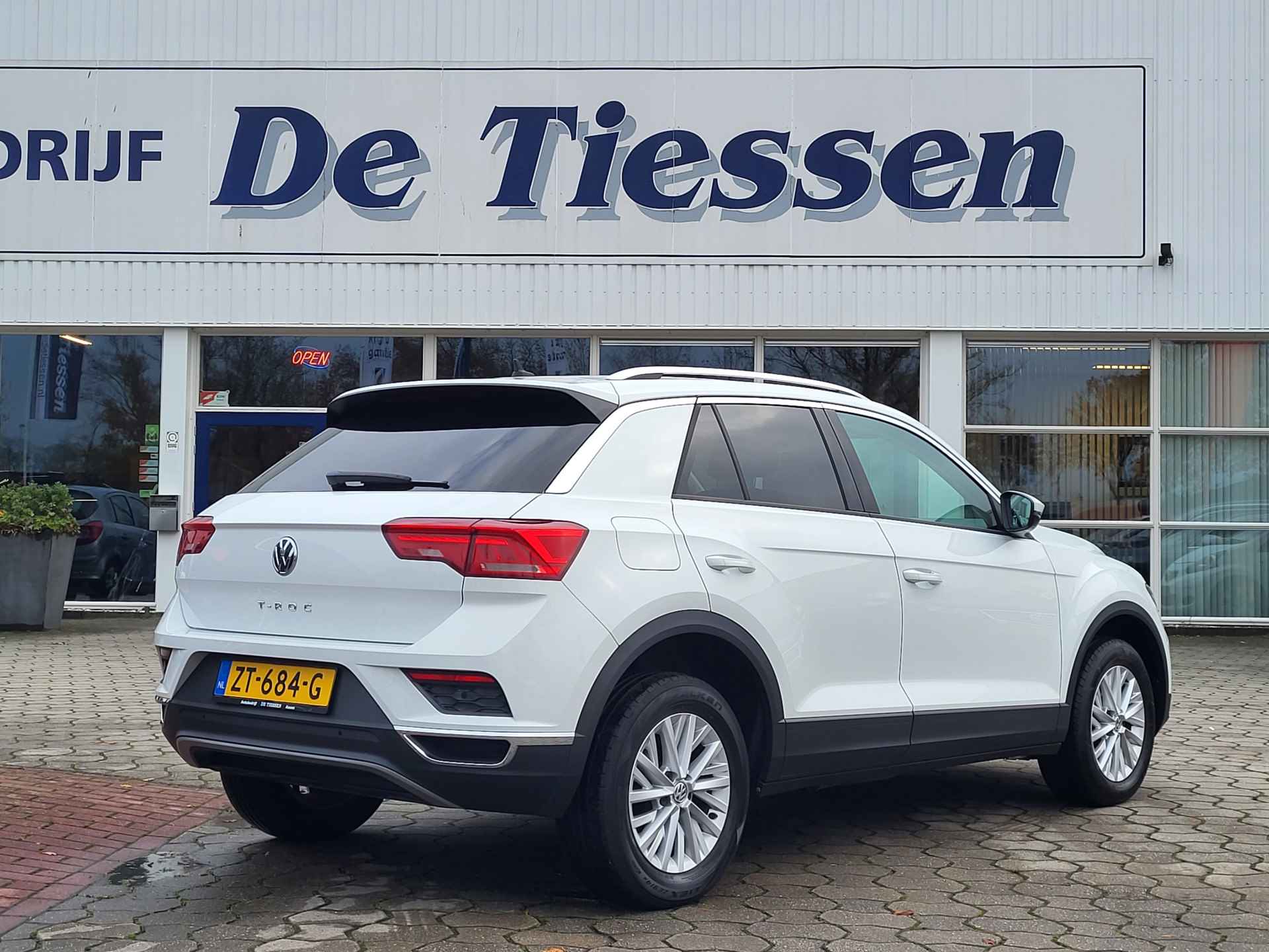 Volkswagen T-Roc 1.0 TSI Style Executive, App connect, Clima, Camera, Rijklaar met beurt & garantie! - 4/33