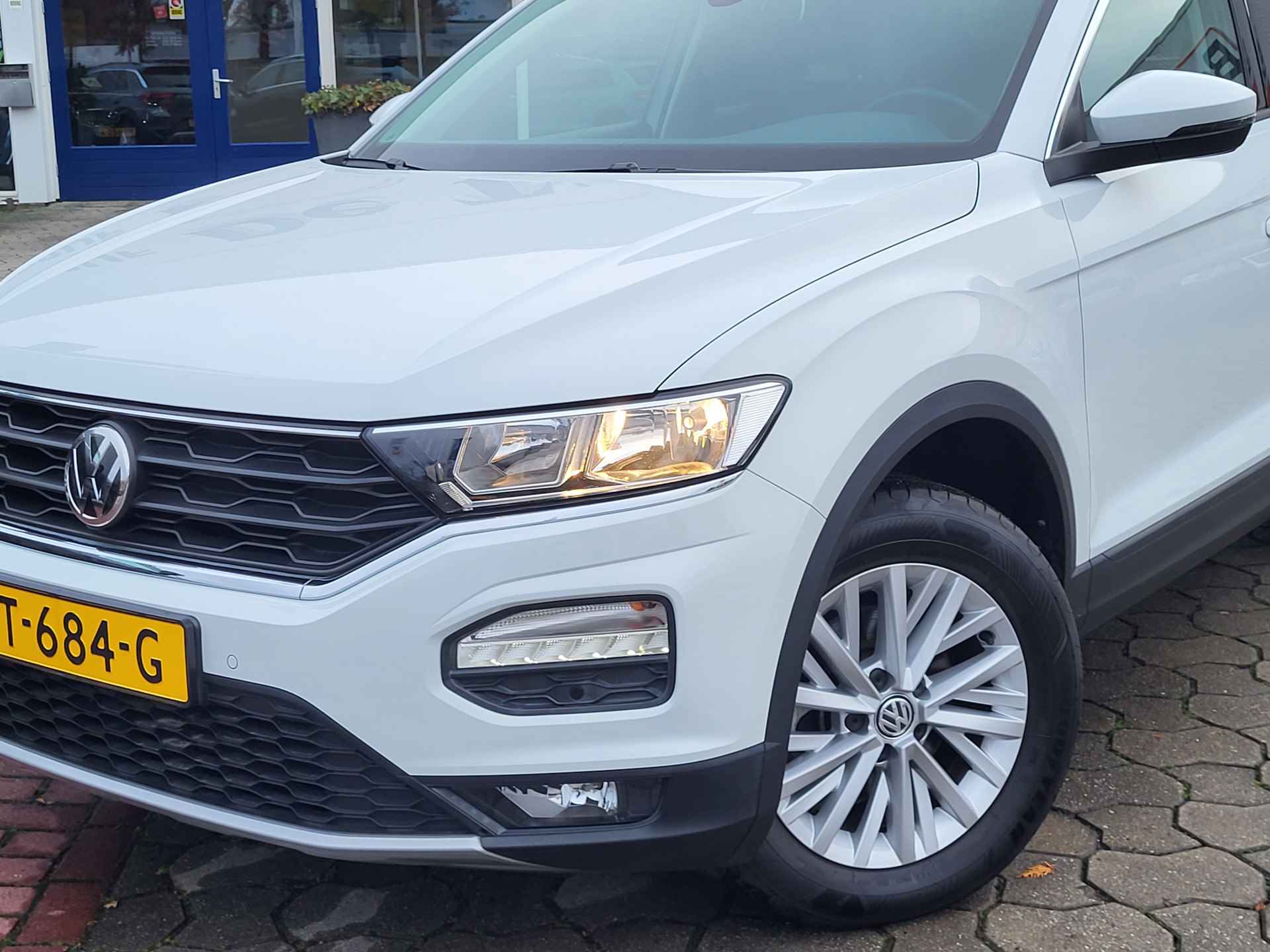 Volkswagen T-Roc 1.0 TSI Style Executive, App connect, Clima, Camera, Rijklaar met beurt & garantie! - 6/33