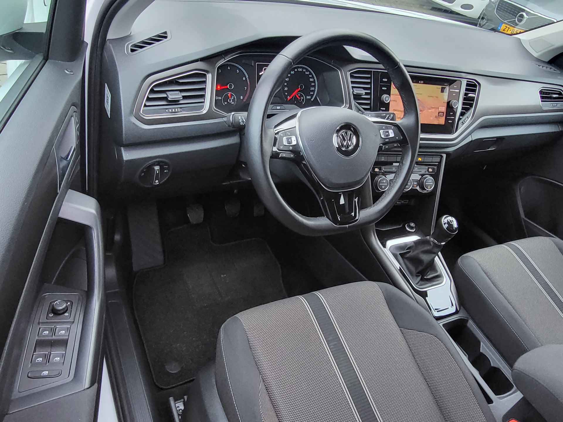 Volkswagen T-Roc 1.0 TSI Style Executive, App connect, Clima, Camera, Rijklaar met beurt & garantie! - 10/33