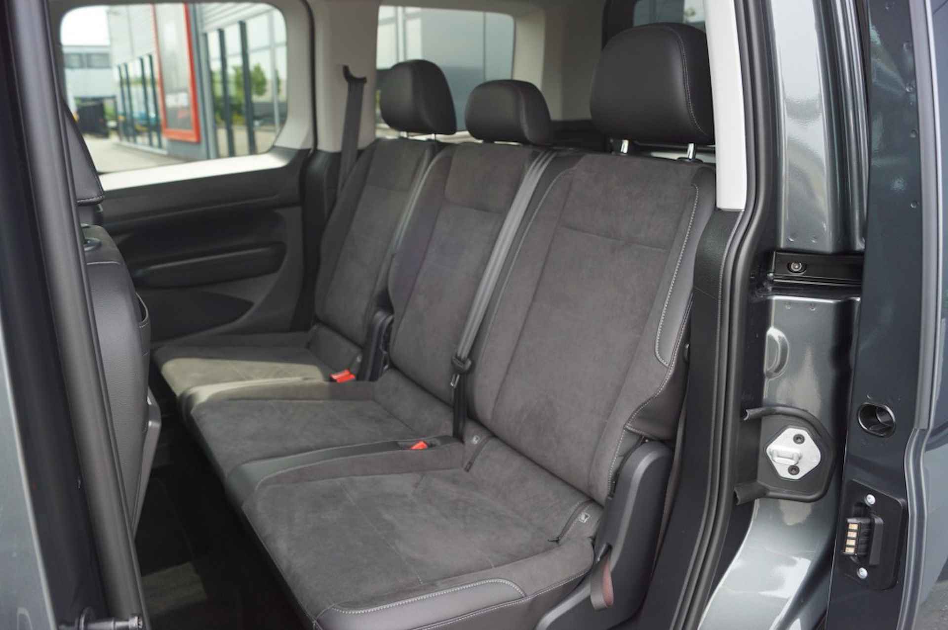 VOLKSWAGEN Caddy 1.5 TSI DSG Style / LED /  Virtual cockpit / Navi /PDC / 17 LM - 34/48