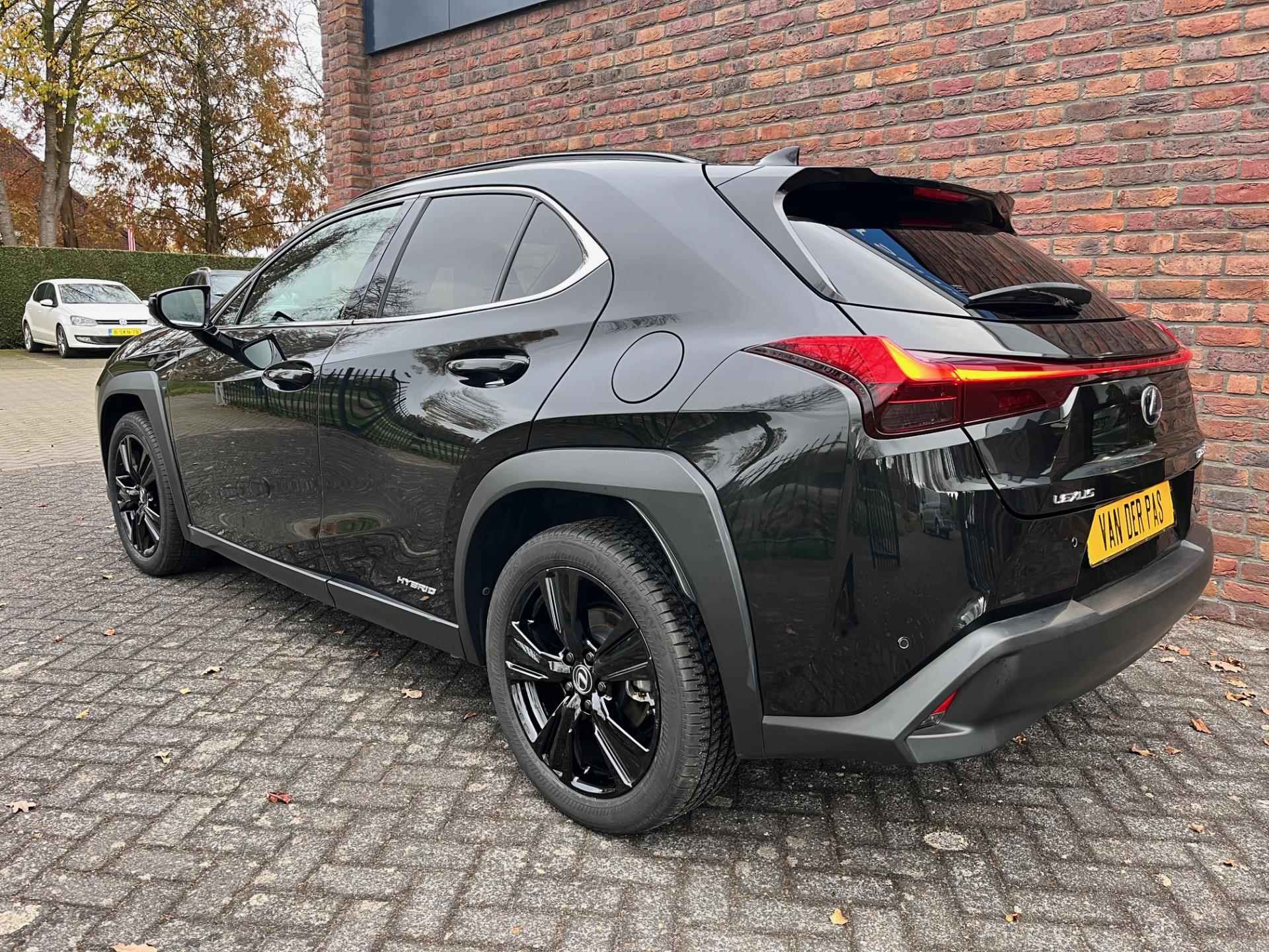 Lexus UX 250h Midnight Camera Leder - 5/31