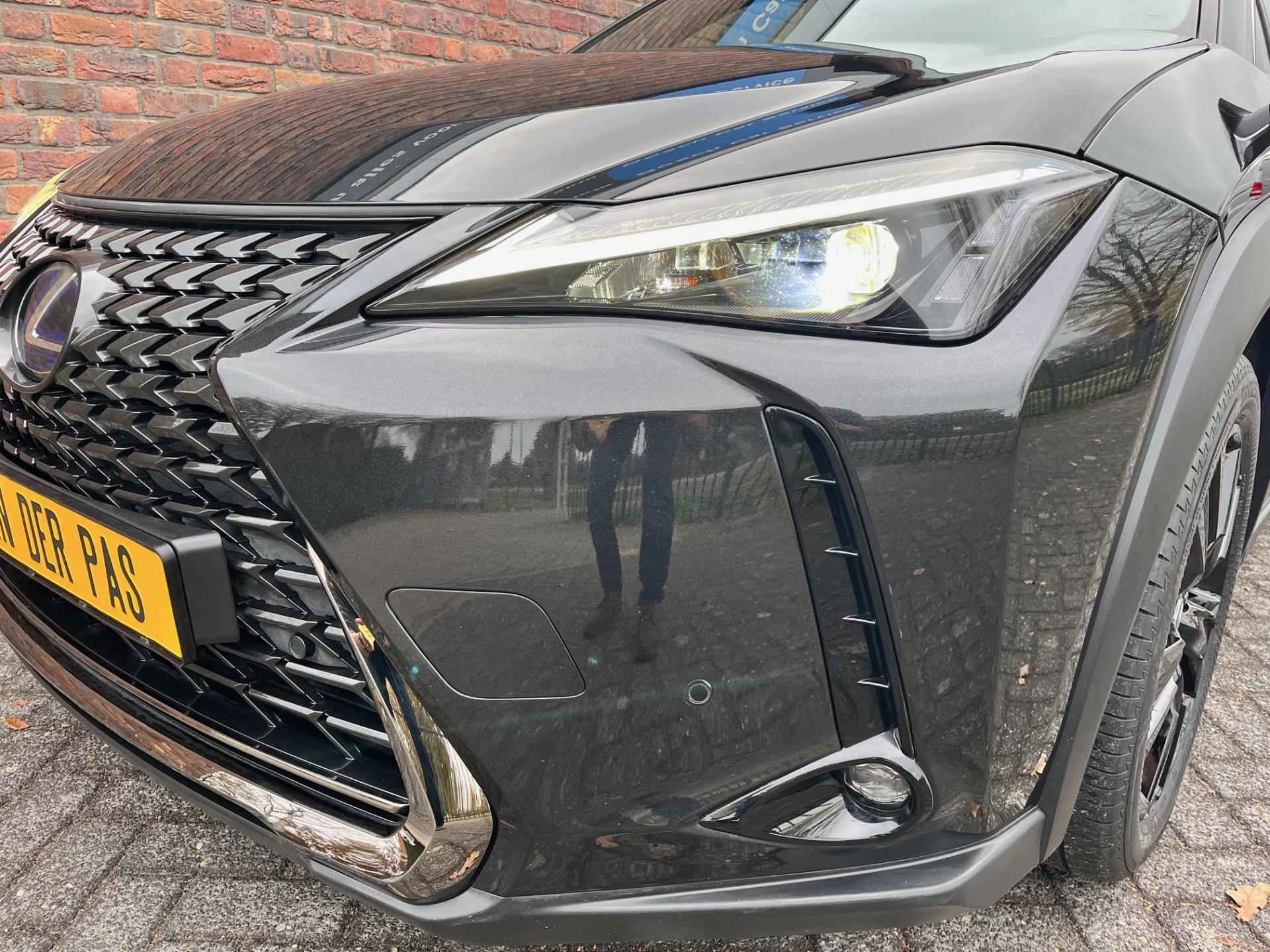 Lexus UX 250h Midnight Camera Leder - 7/31