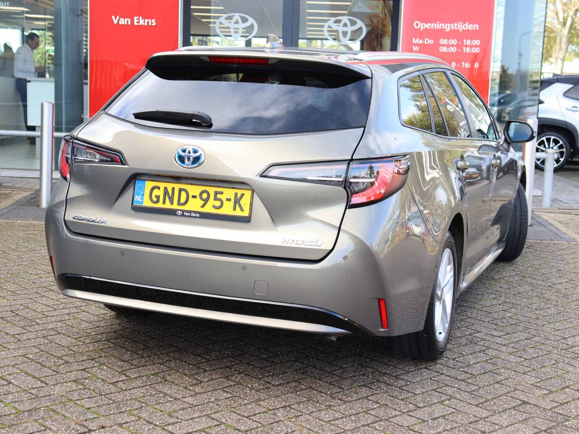 Toyota Corolla Touring Sports 1.8 Hybrid Dynamic Limited , Parkeersensoren, Uniek compleet! - 2/37