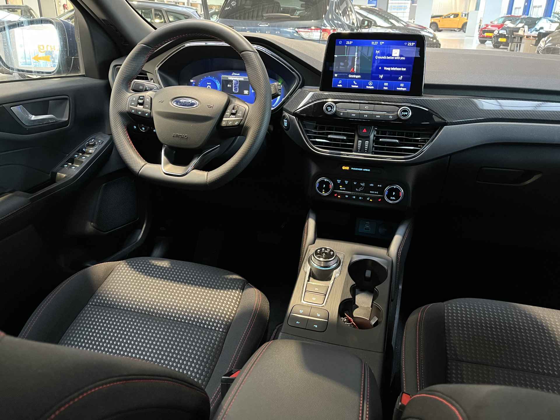 Ford Kuga 2.5 PHEV 225pk ST-Line | Trekhaak | Adapt. Cruise I Winter Pack I El. a. klep | 2 Camera's | fabr. gar. tm 07-2027 - 33/34