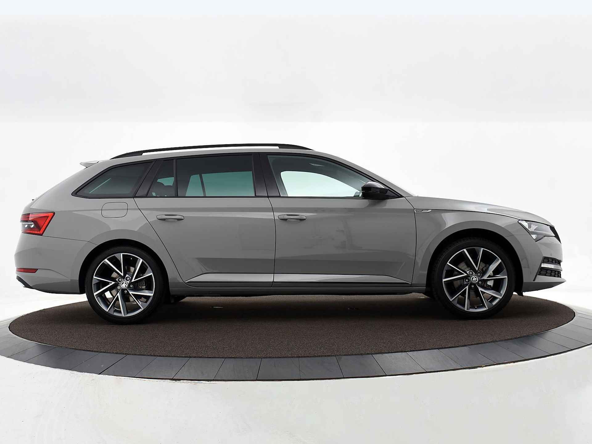 Škoda Superb Combi 1.5 TSI 150PK DSG Sportline Business | 19 inch LM | Functie | Comfort | Trekhaak wegklapbaar | Isofix voorbereiding op de passagiersstoel | - 6/38